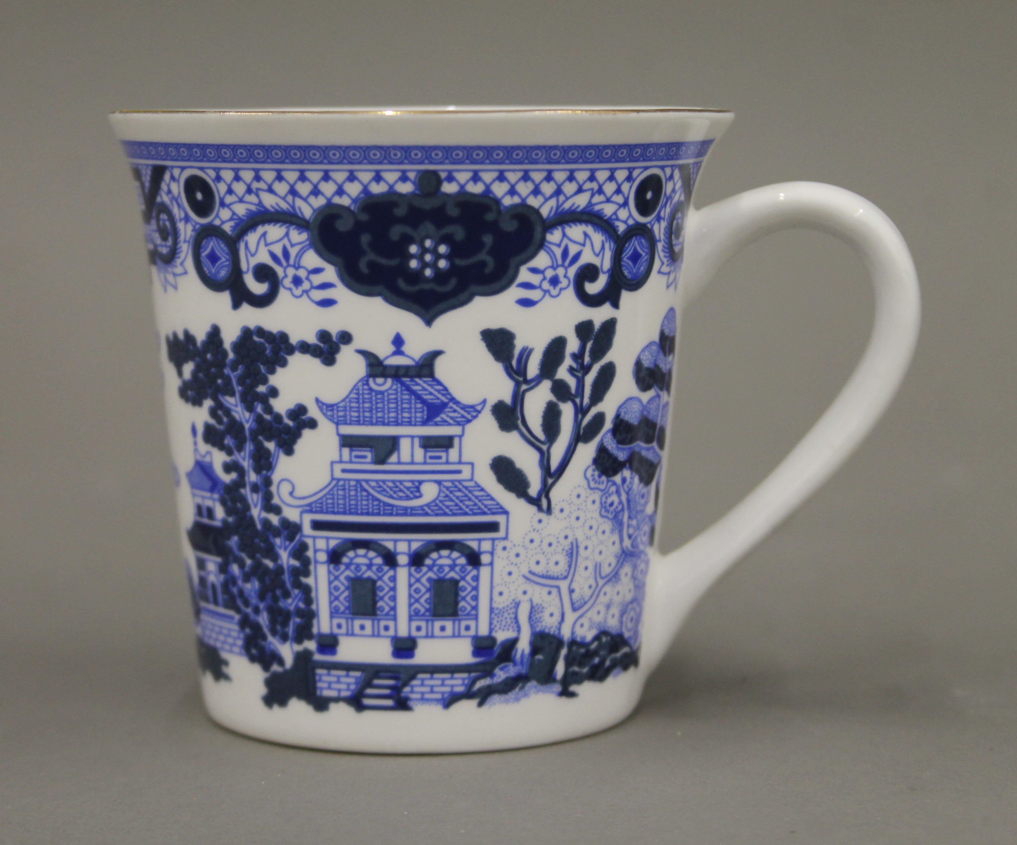 A quantity of Seville Ceramics tea cups. - Image 5 of 7