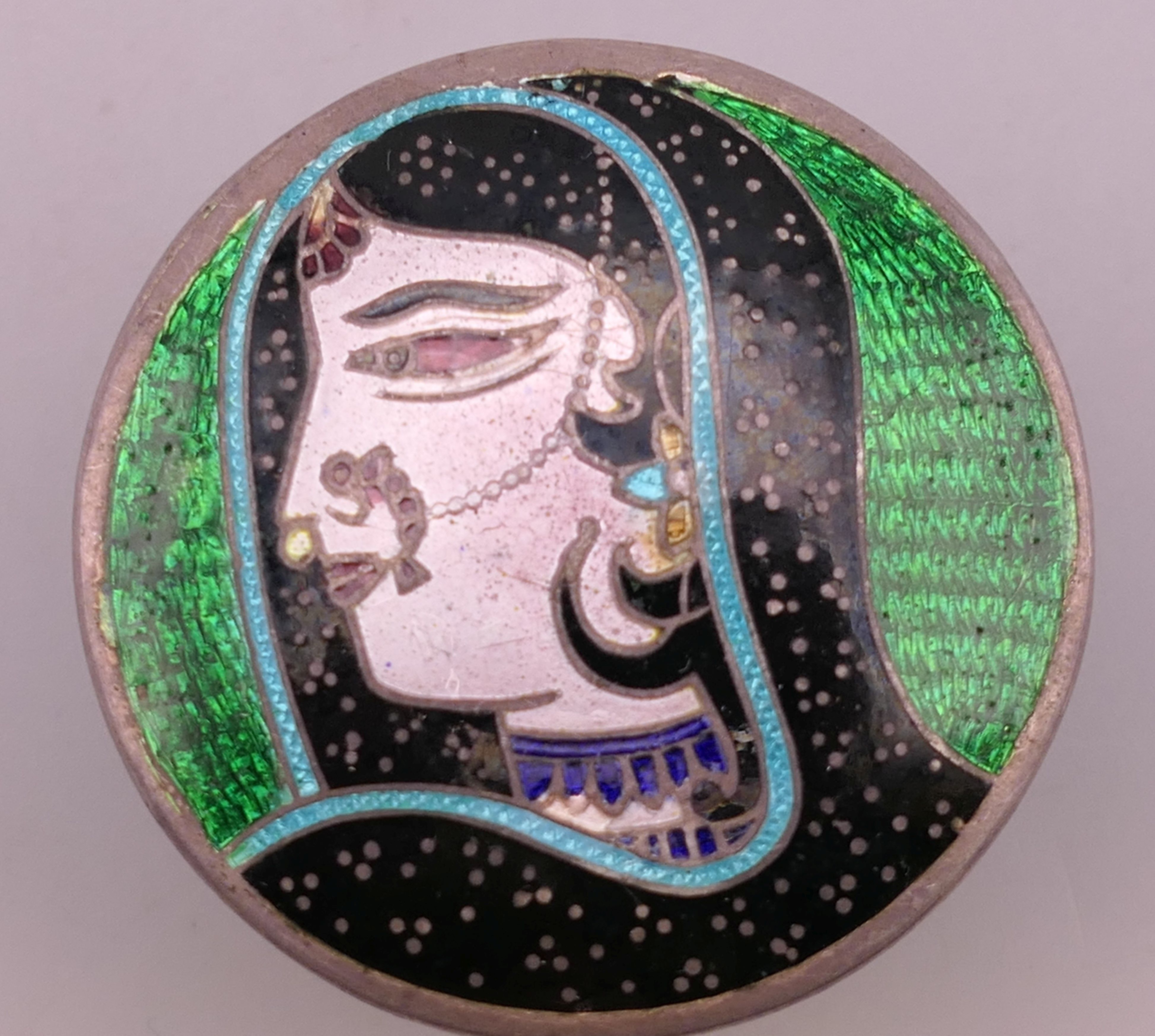 An Indian silver enamel box. 4.25 cm diameter. - Image 2 of 5