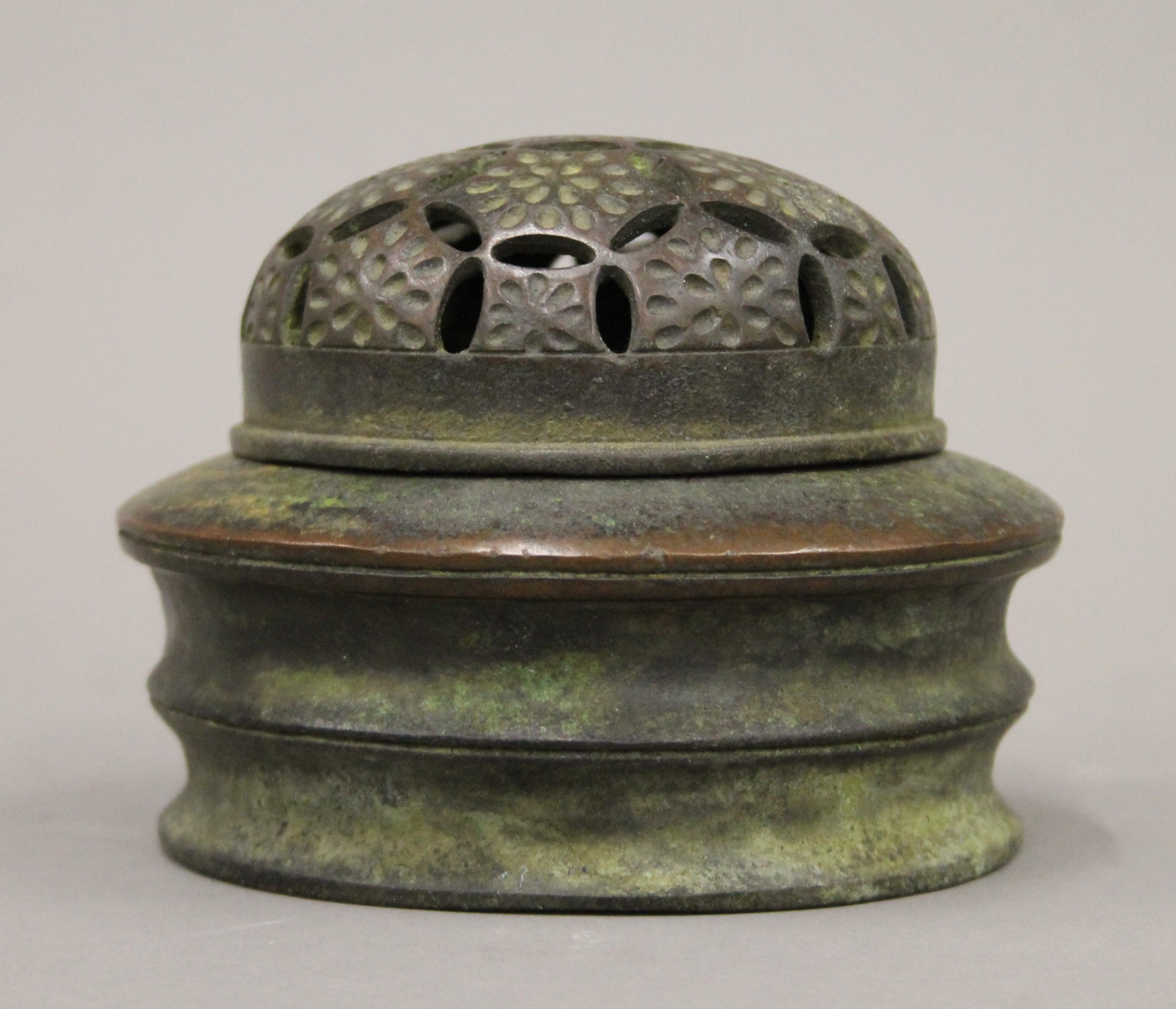 A Chinese bronze lidded censer. 8 cm high. - Image 2 of 10