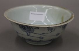 A Chinese blue and white porcelain Ming dynasty bowl. 15 cm diameter.