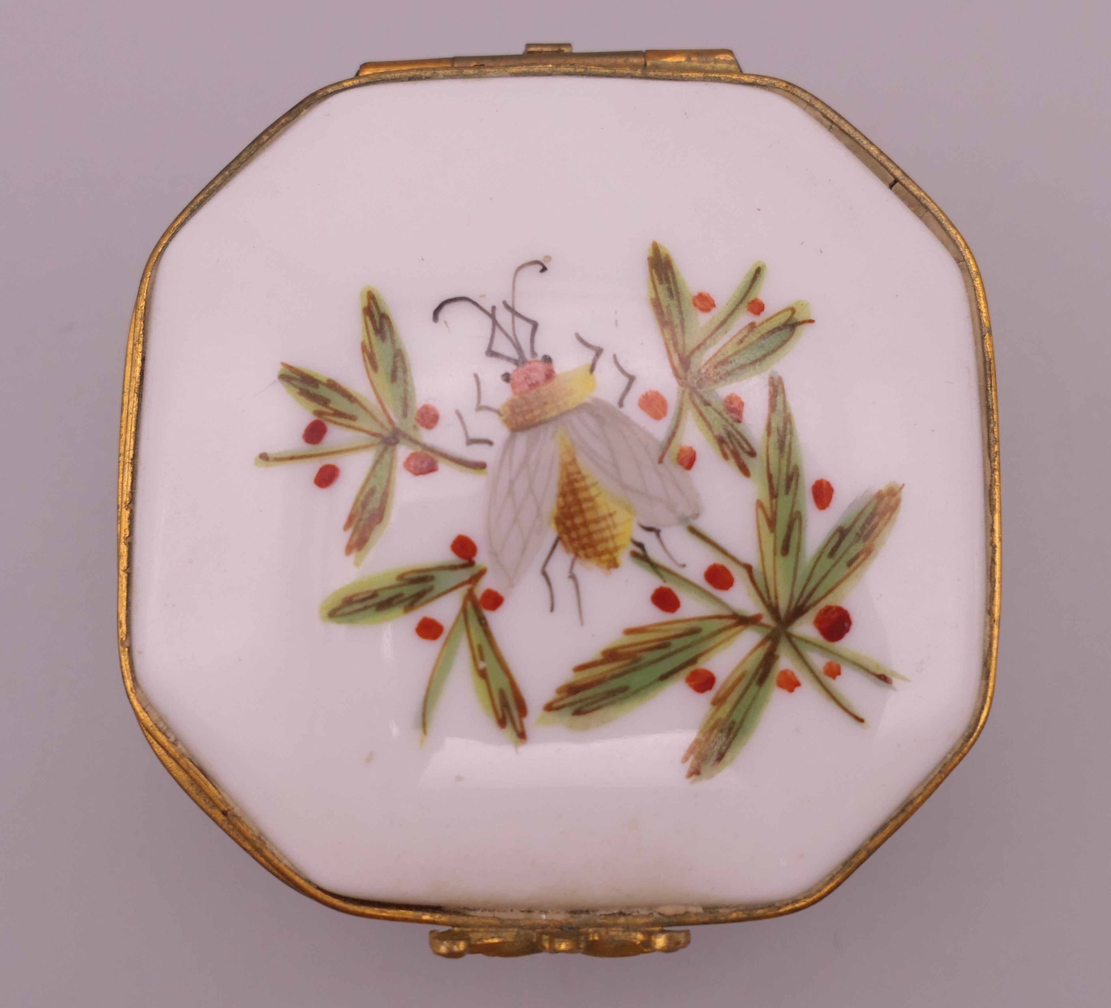 Two Limoges porcelain boxes and a heart shaped Murano glass trinket box. Bee motif box 5. - Image 3 of 13