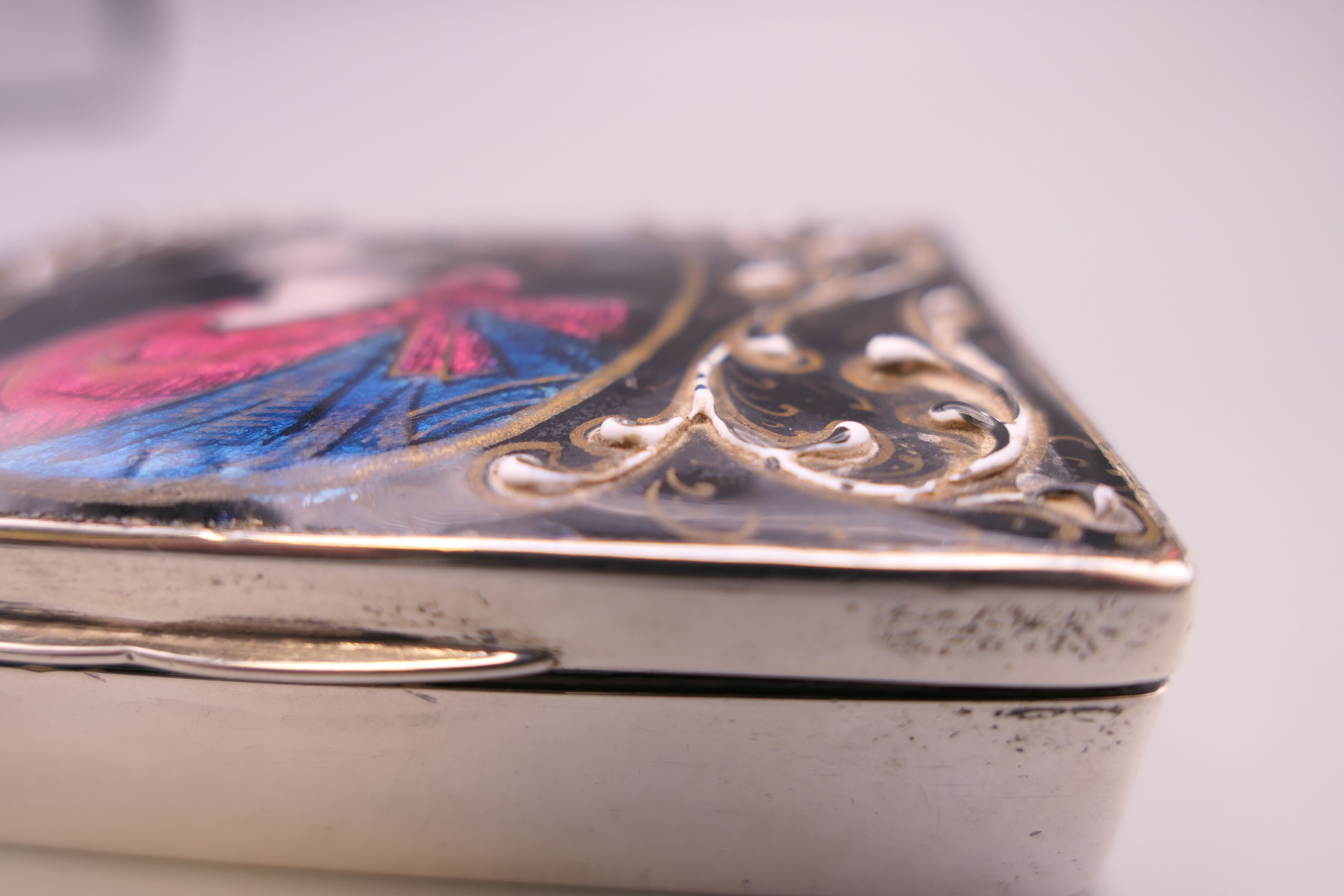 A silver and enamel box. 8.5 x 5.5 cm. - Image 8 of 8