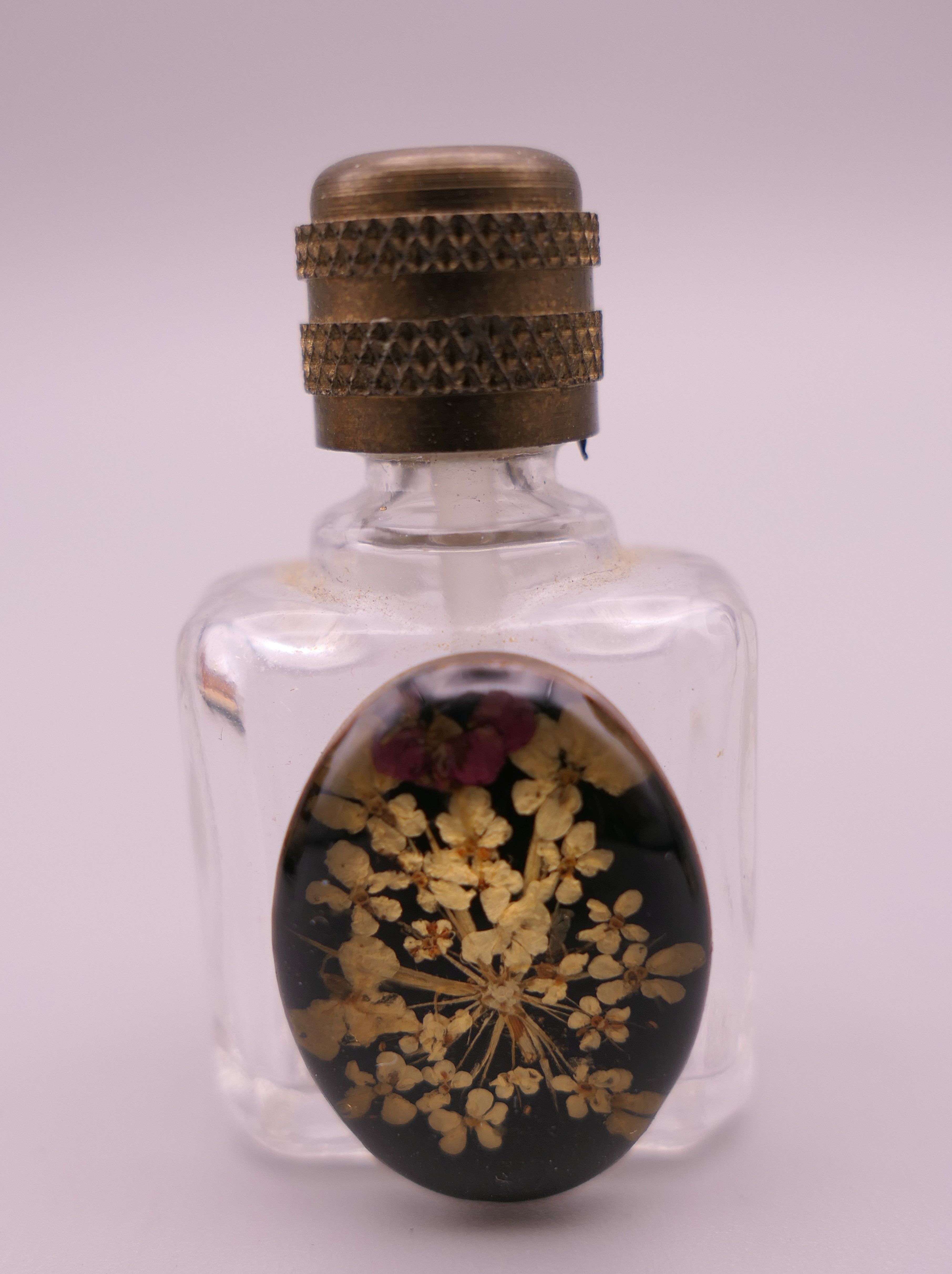 Five vintage perfume bottles. Elephant form bottle 5.5 cm high. - Image 5 of 8
