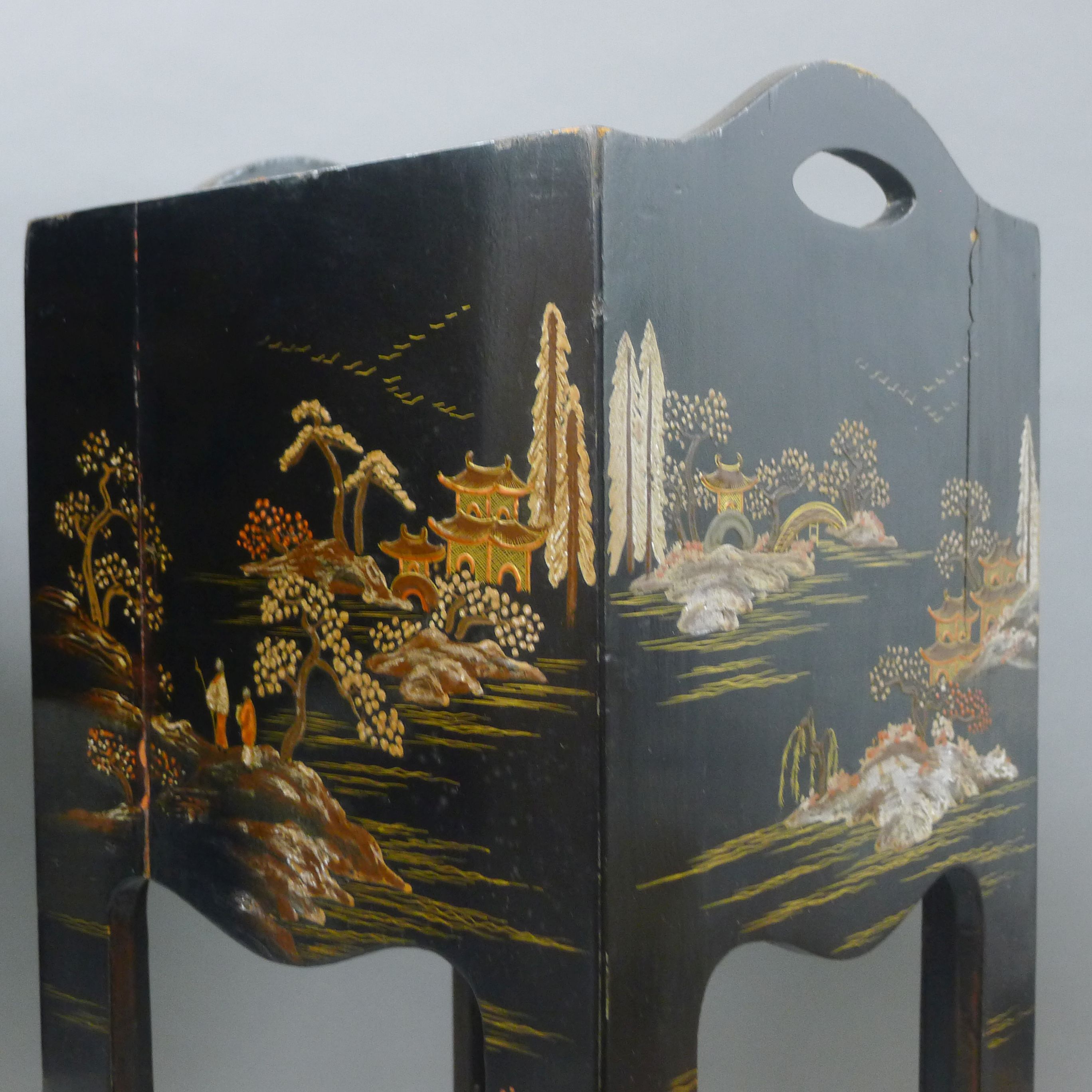 A pair of Oriental lacquered tables. 25 cm wide. - Image 2 of 5