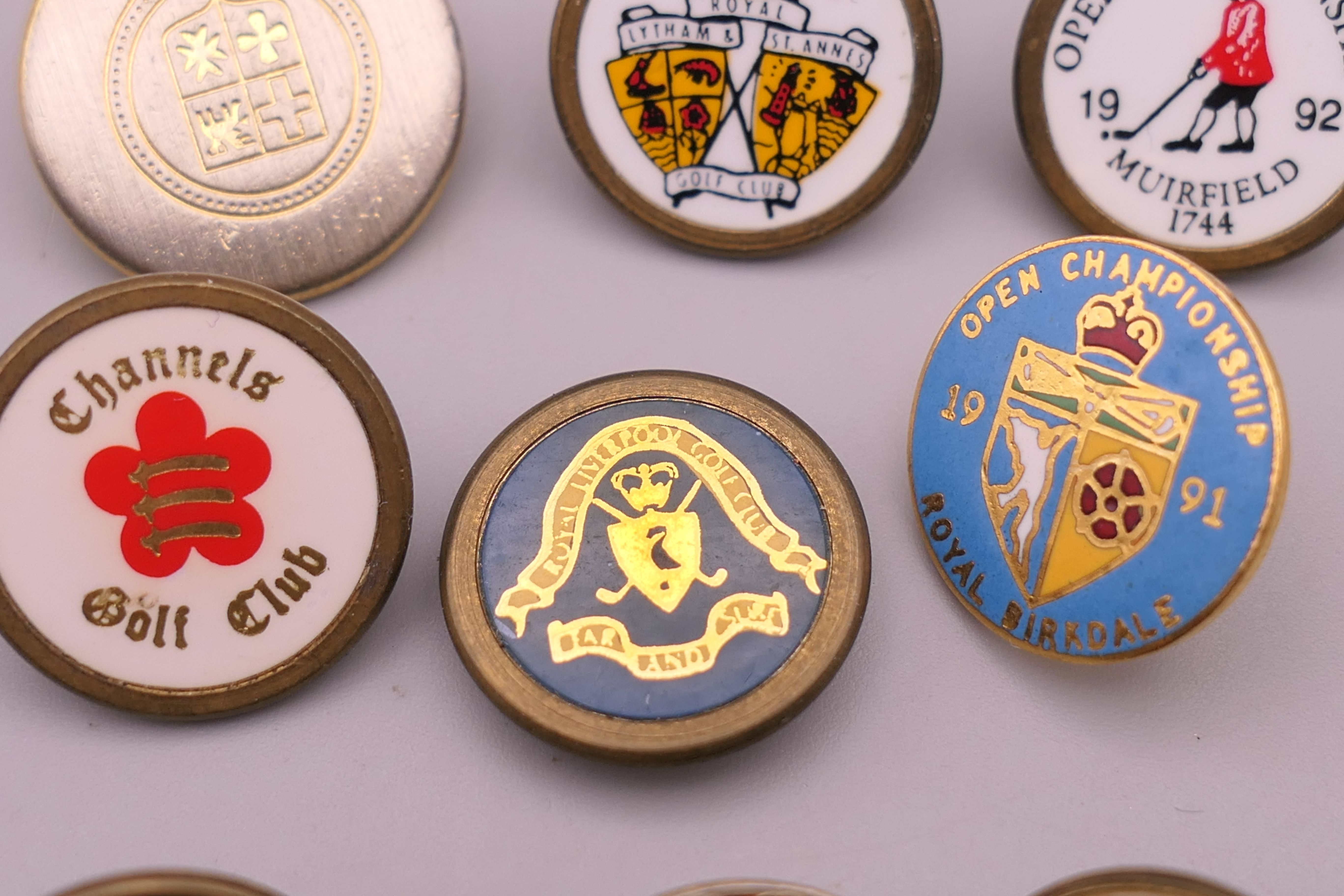 Nine golfing lapel badges. Largest 2 cm diameter. - Image 3 of 5