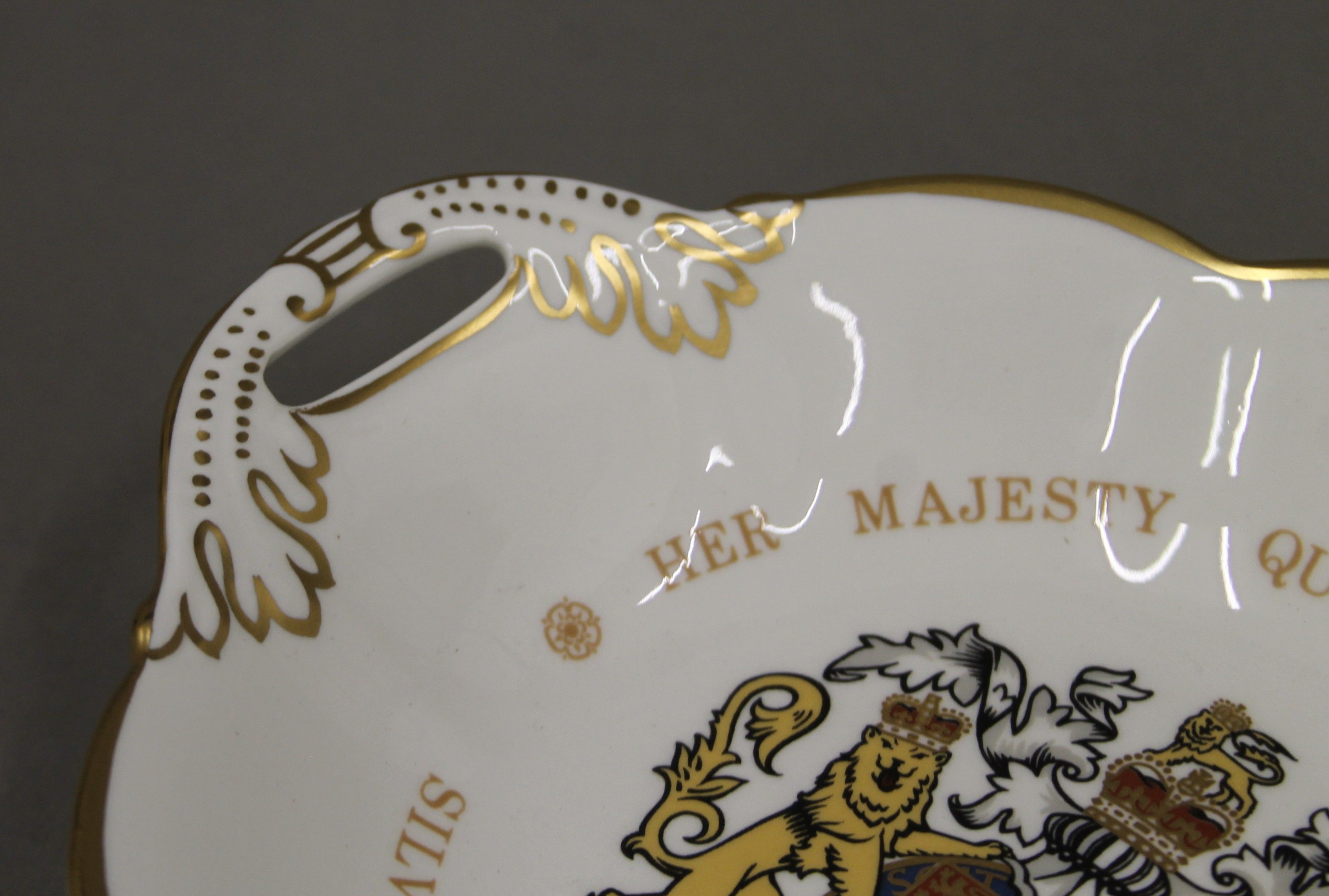 Two boxed Coalport porcelain bowls, made for Queen Elizabeth II Silver Jubilee. - Image 10 of 12