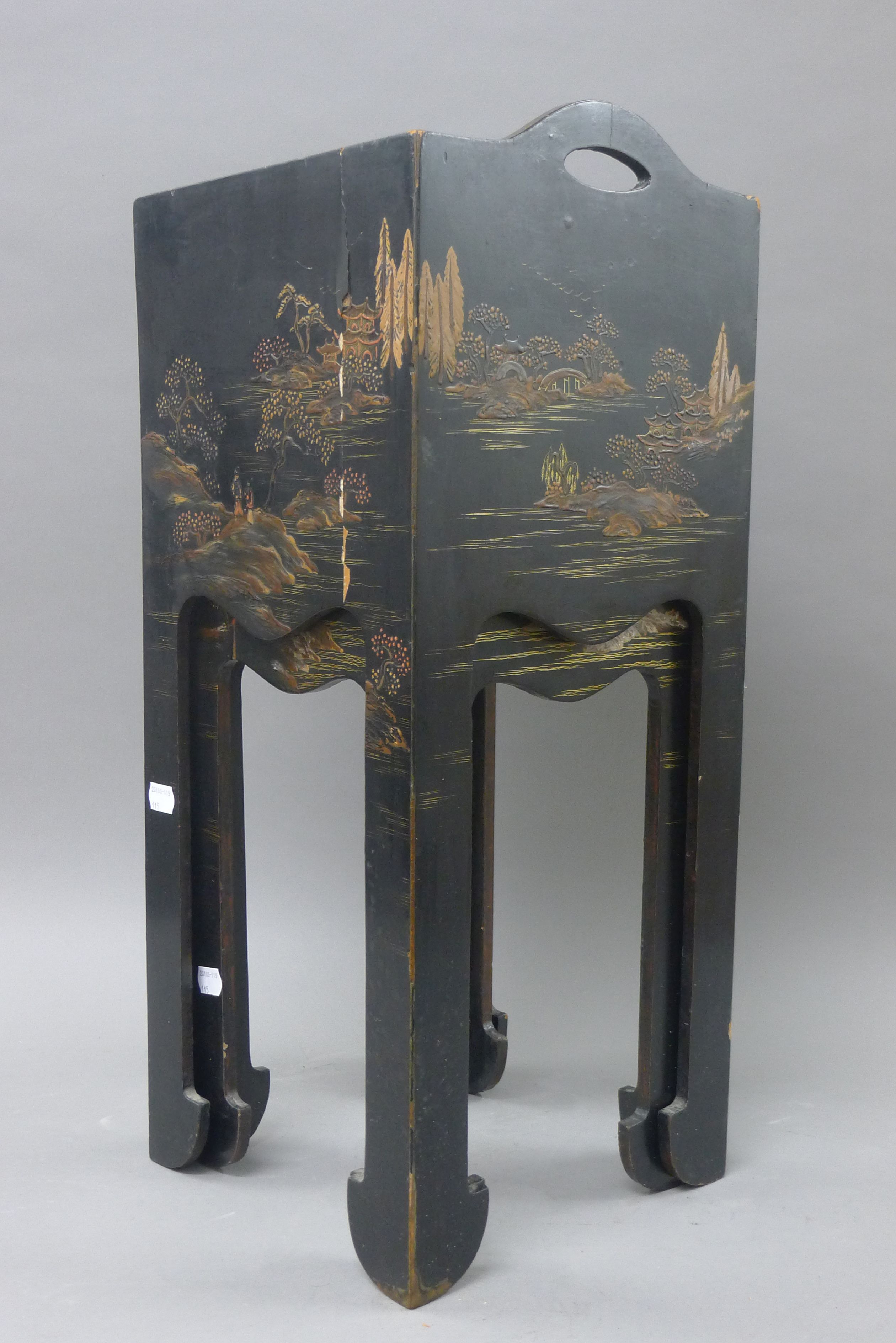 A pair of Oriental lacquered tables. 25 cm wide. - Image 5 of 5