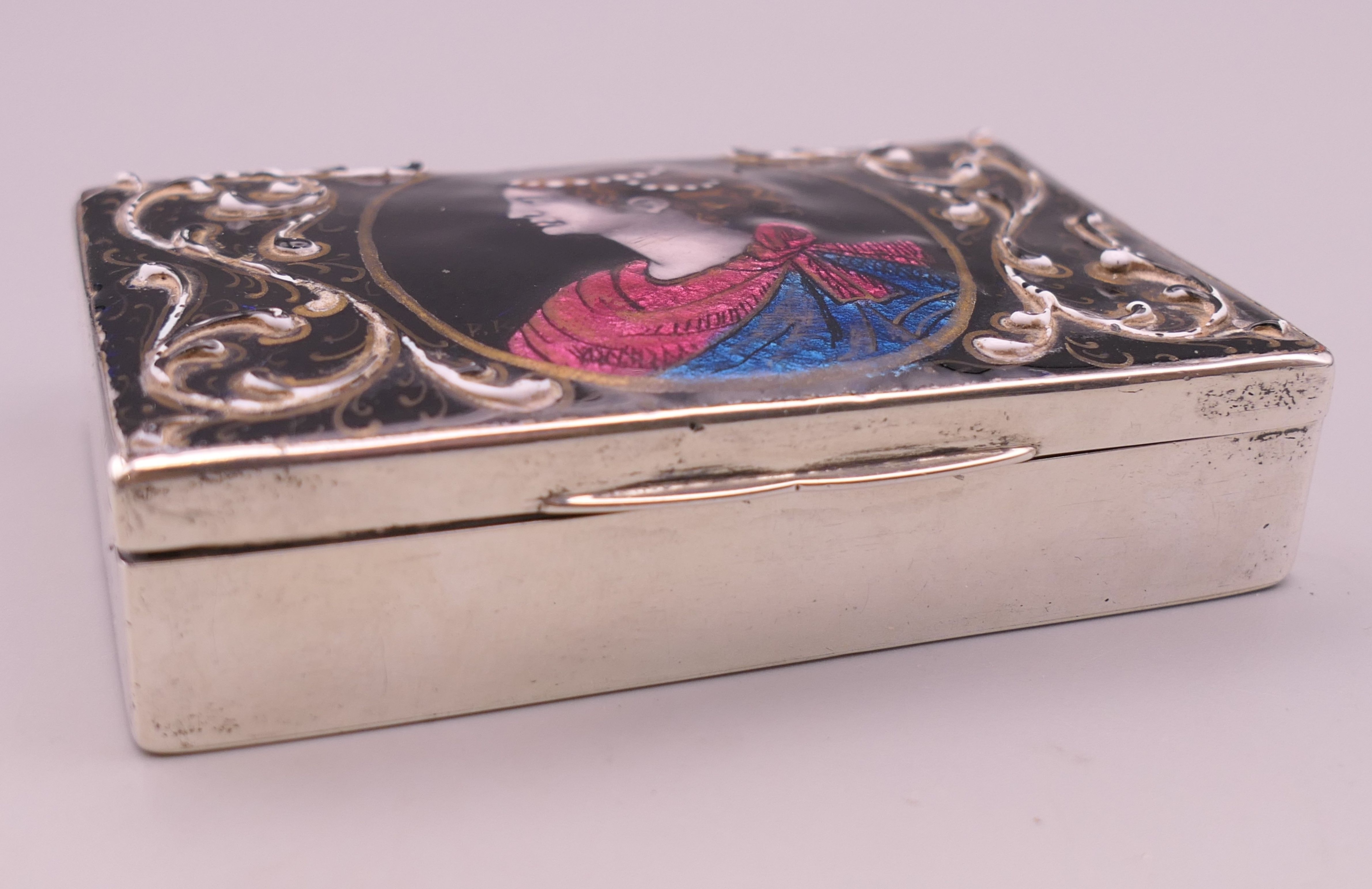 A silver and enamel box. 8.5 x 5.5 cm. - Image 3 of 8