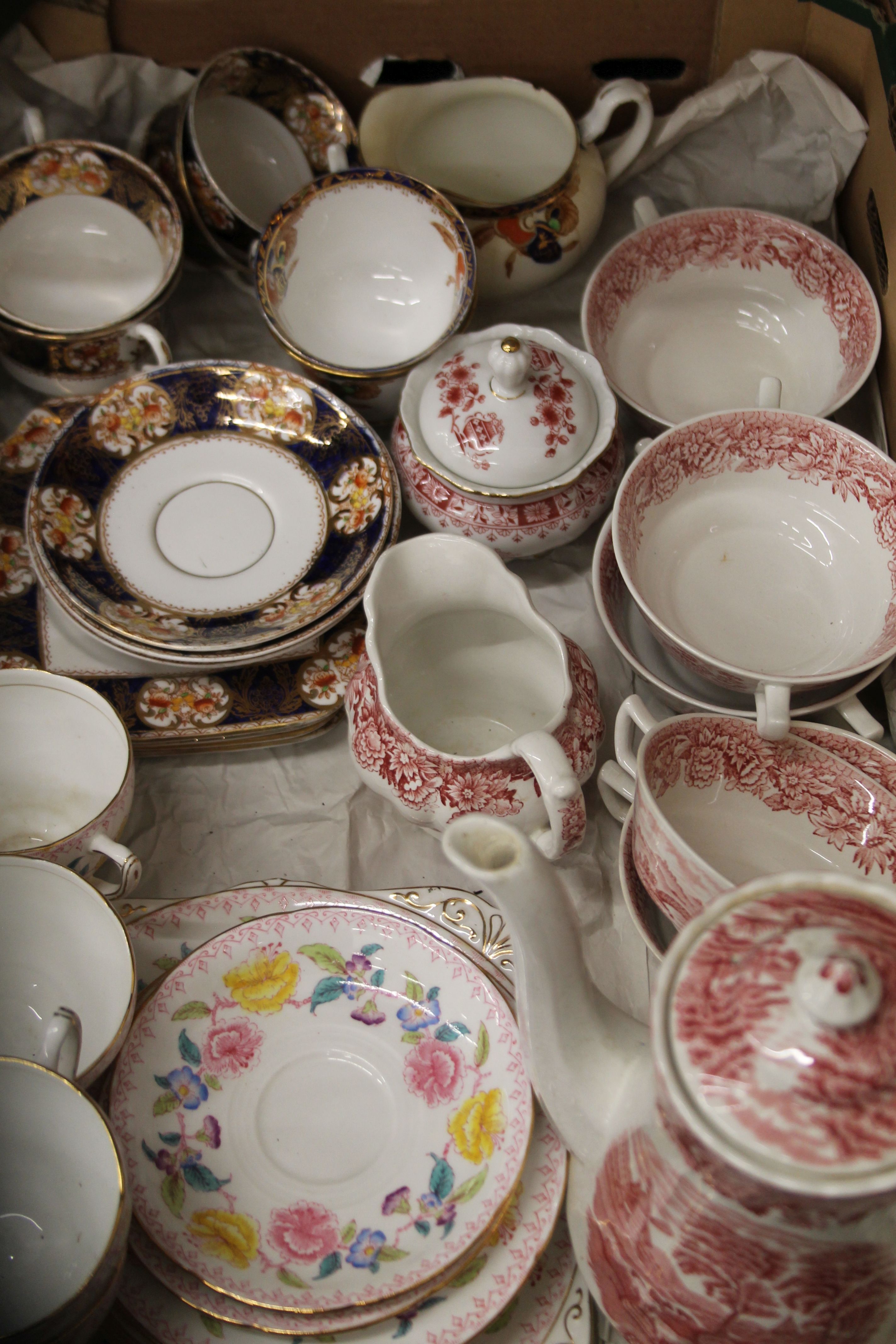 A large quantity of decorative ceramics.