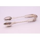 A pair of Kings pattern silver tongs. 14 cm long. 66.4 grammes.