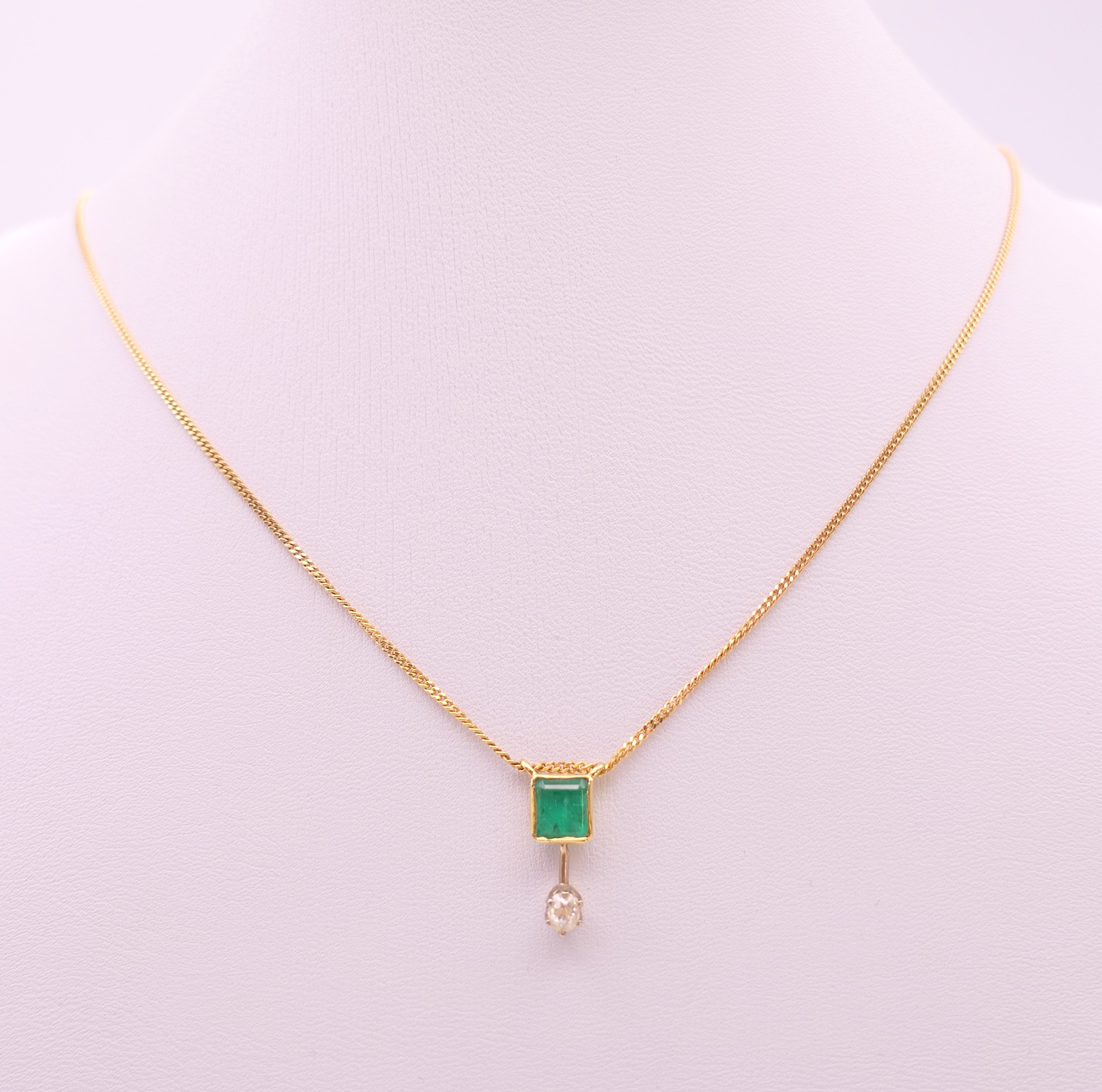 A 9 ct gold, emerald and diamond pendant necklace with matching earrings. Pendant 1. - Image 8 of 8