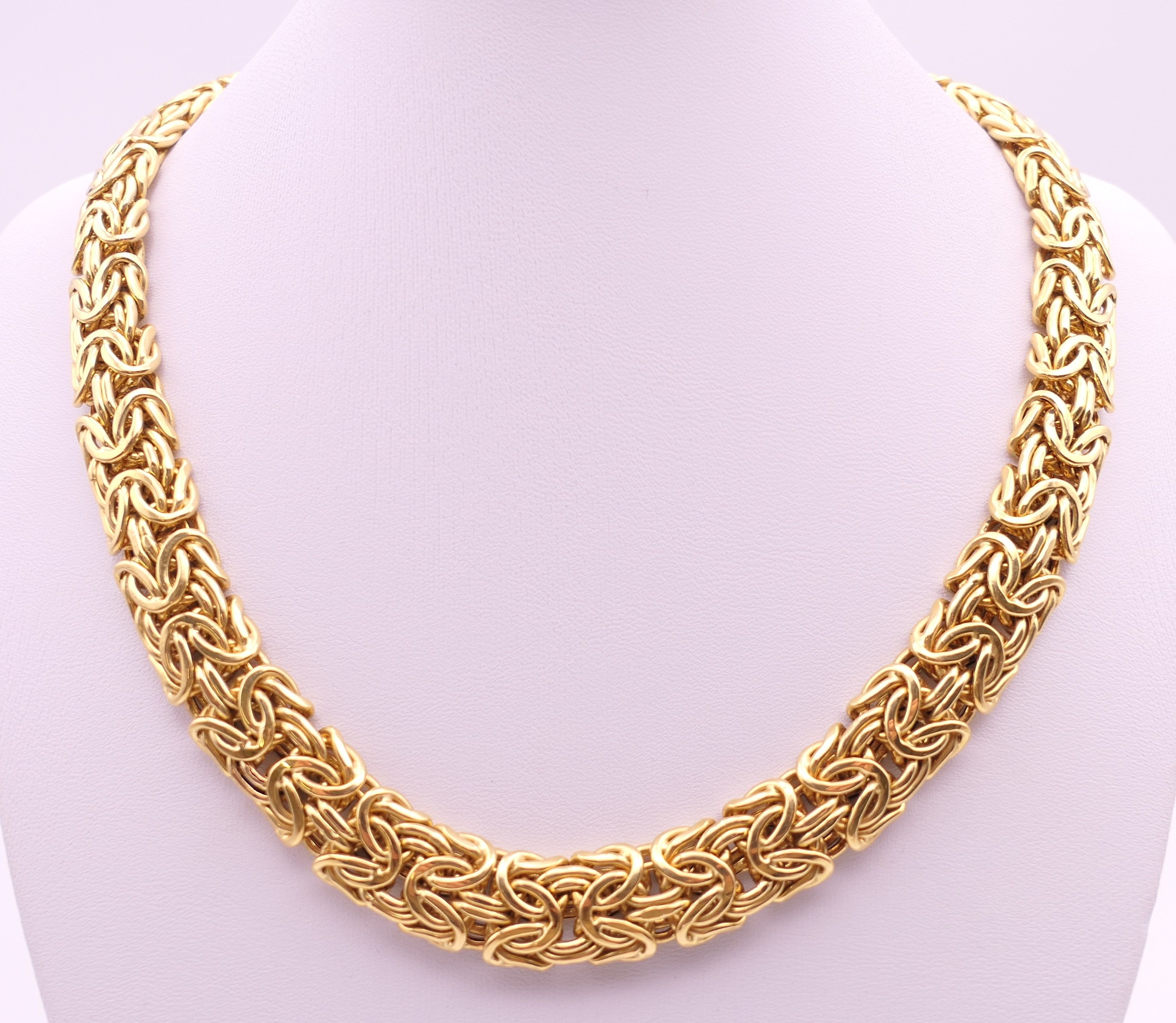 An 18 ct gold twist form necklace. 45.5 cm long. 80.5 grammes. - Image 5 of 5