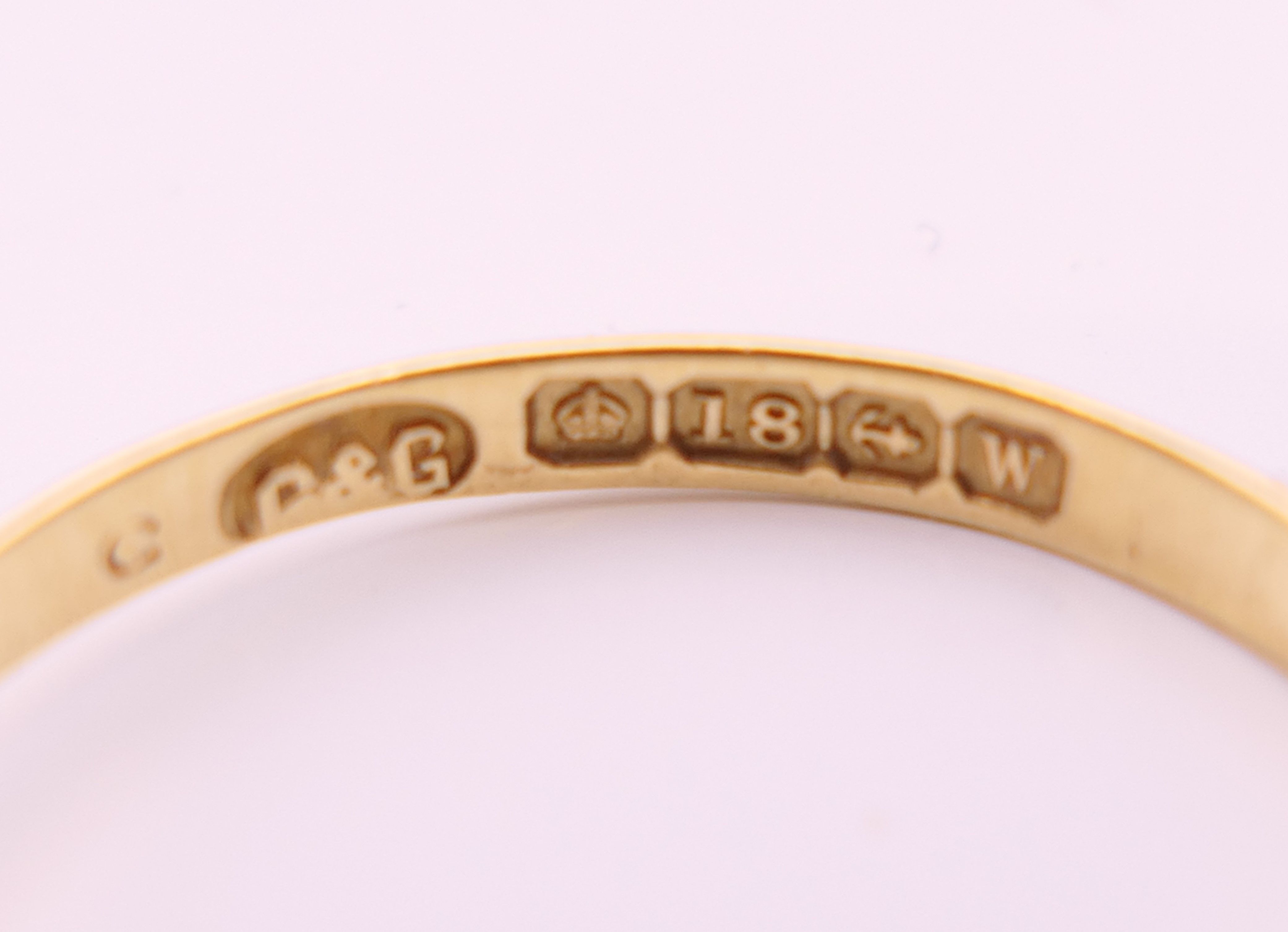 Three various 18 ct gold rings. 10 grammes total weight. - Image 9 of 11