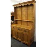 A modern oak dresser. Approximately 150 cm wide.