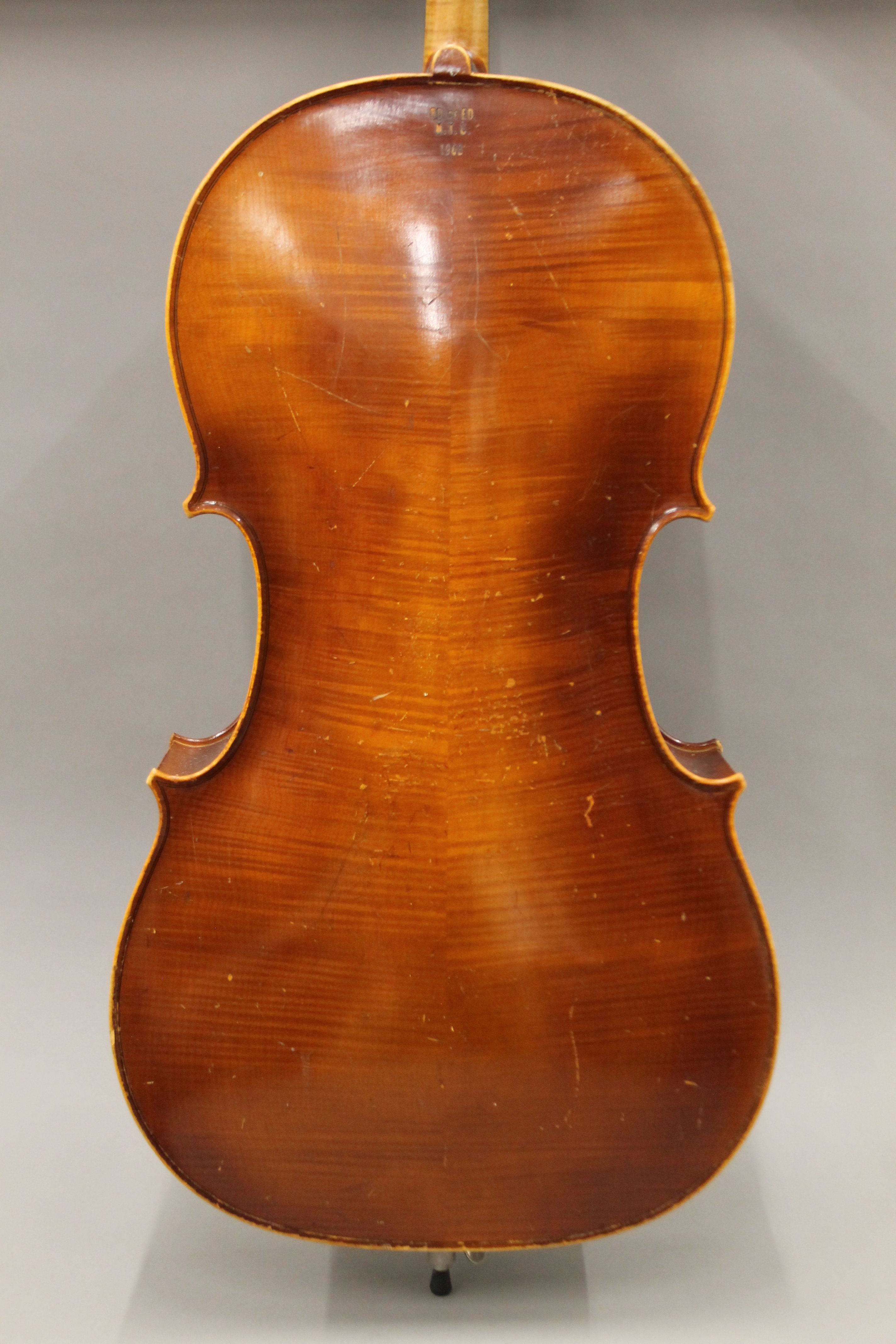 A cello. 130 cm high. - Image 5 of 7