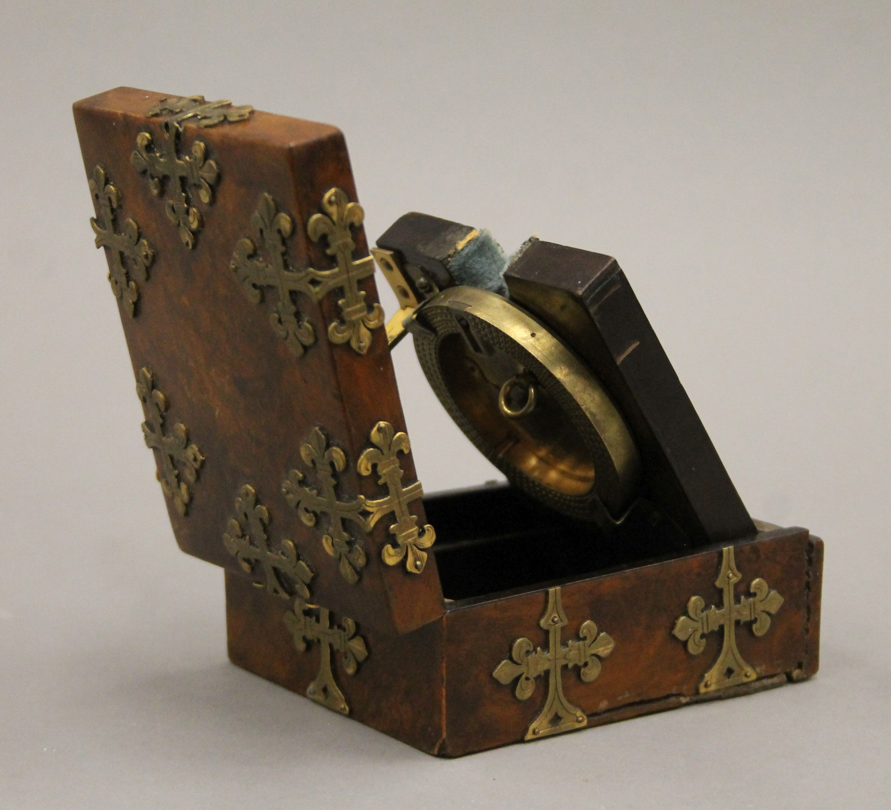 A 19th century brass mounted walnut cased travelling clock. The case 9 cm wide. - Image 5 of 6