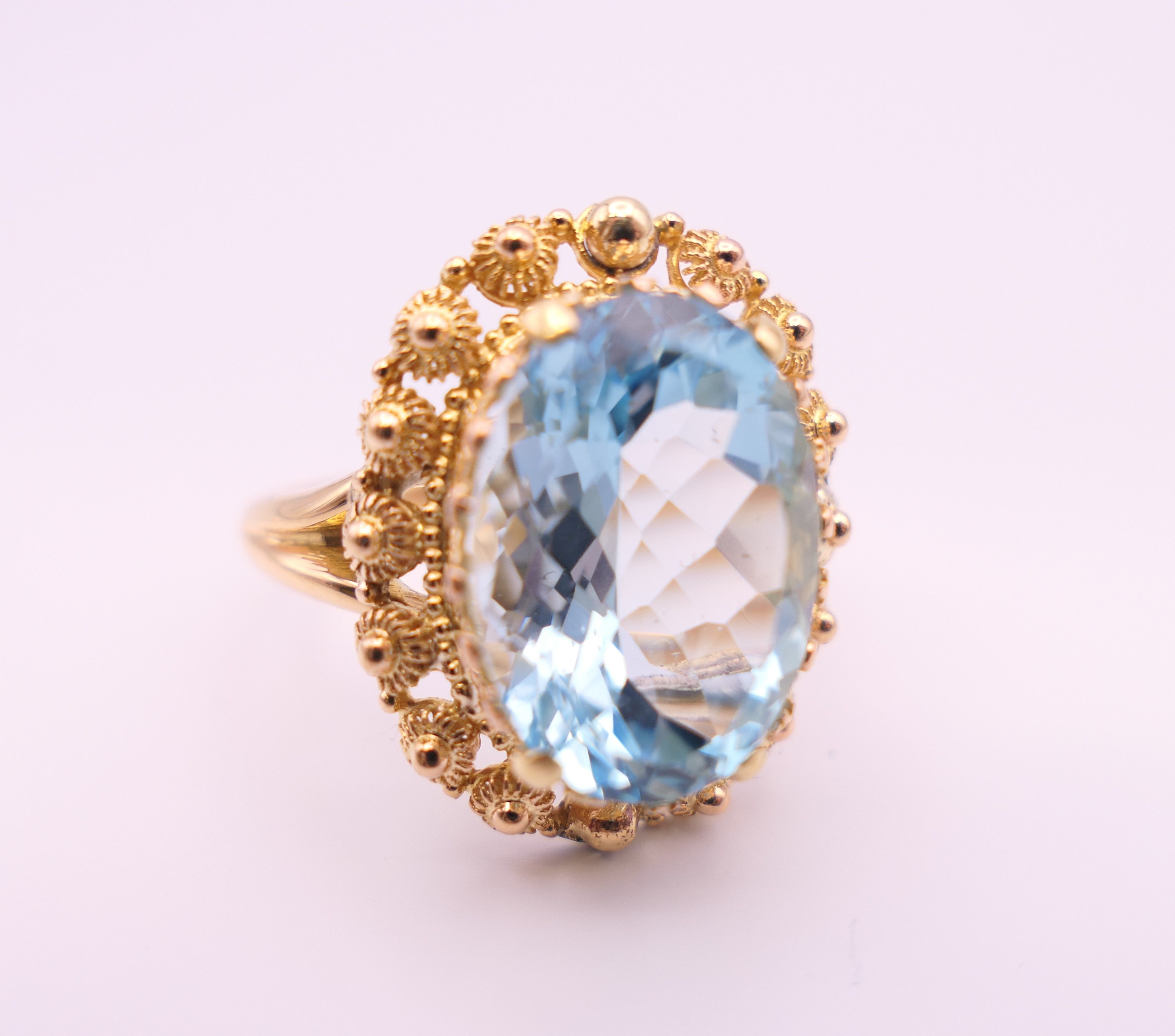 An 18 ct gold topaz ring. Ring size N. - Image 3 of 7