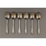 A cased set of silver teaspoons. 95.7 grammes.