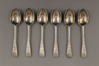 A cased set of silver teaspoons. 95.7 grammes.