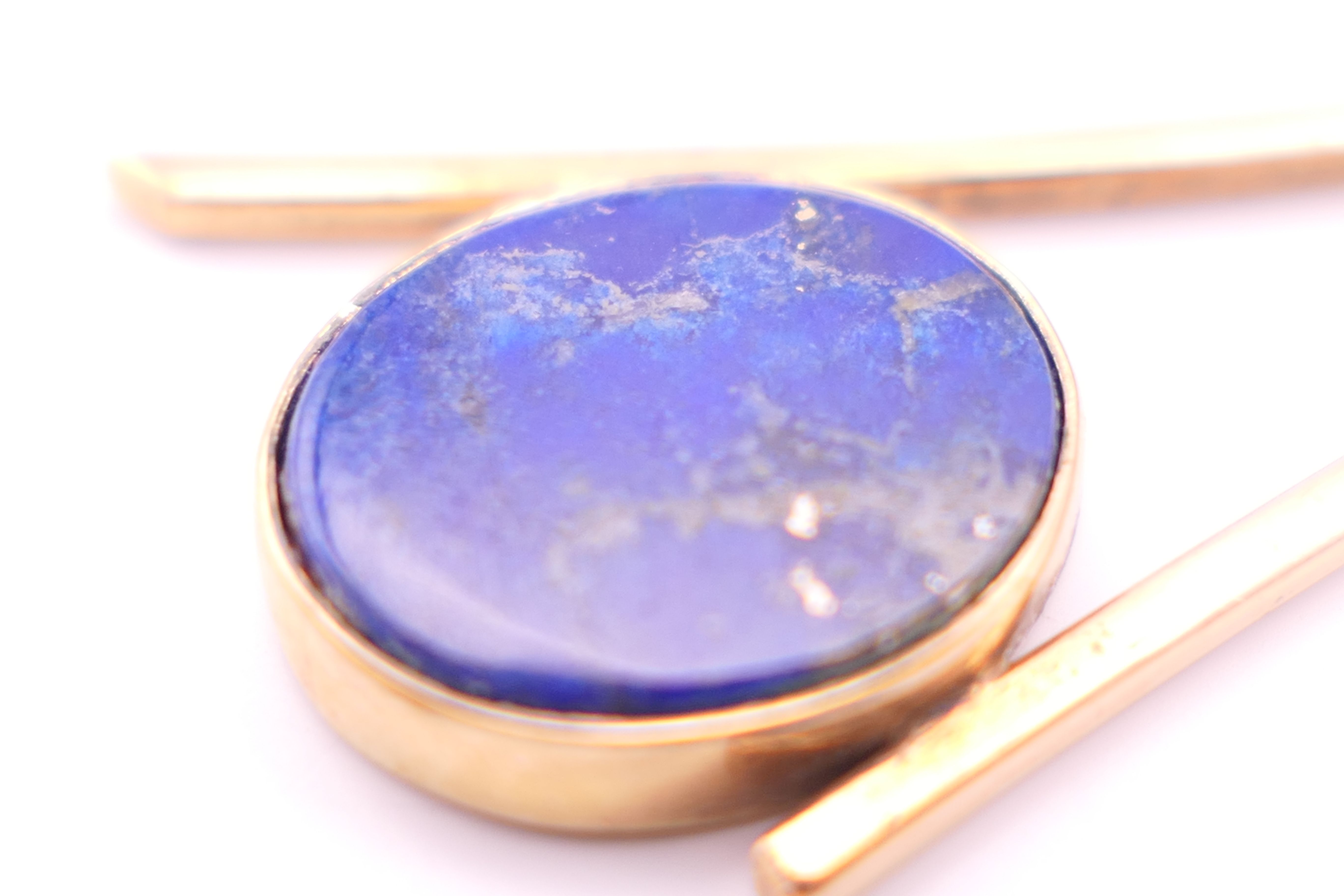 A pair of 9 ct gold and lapis drop earrings. 4.5 cm high. 5.9 grammes total weight. - Image 3 of 7