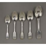 Four Fiddle Pattern silver teaspoons and a dessert spoon, hallmarked for Exeter. 110 cm grammes.