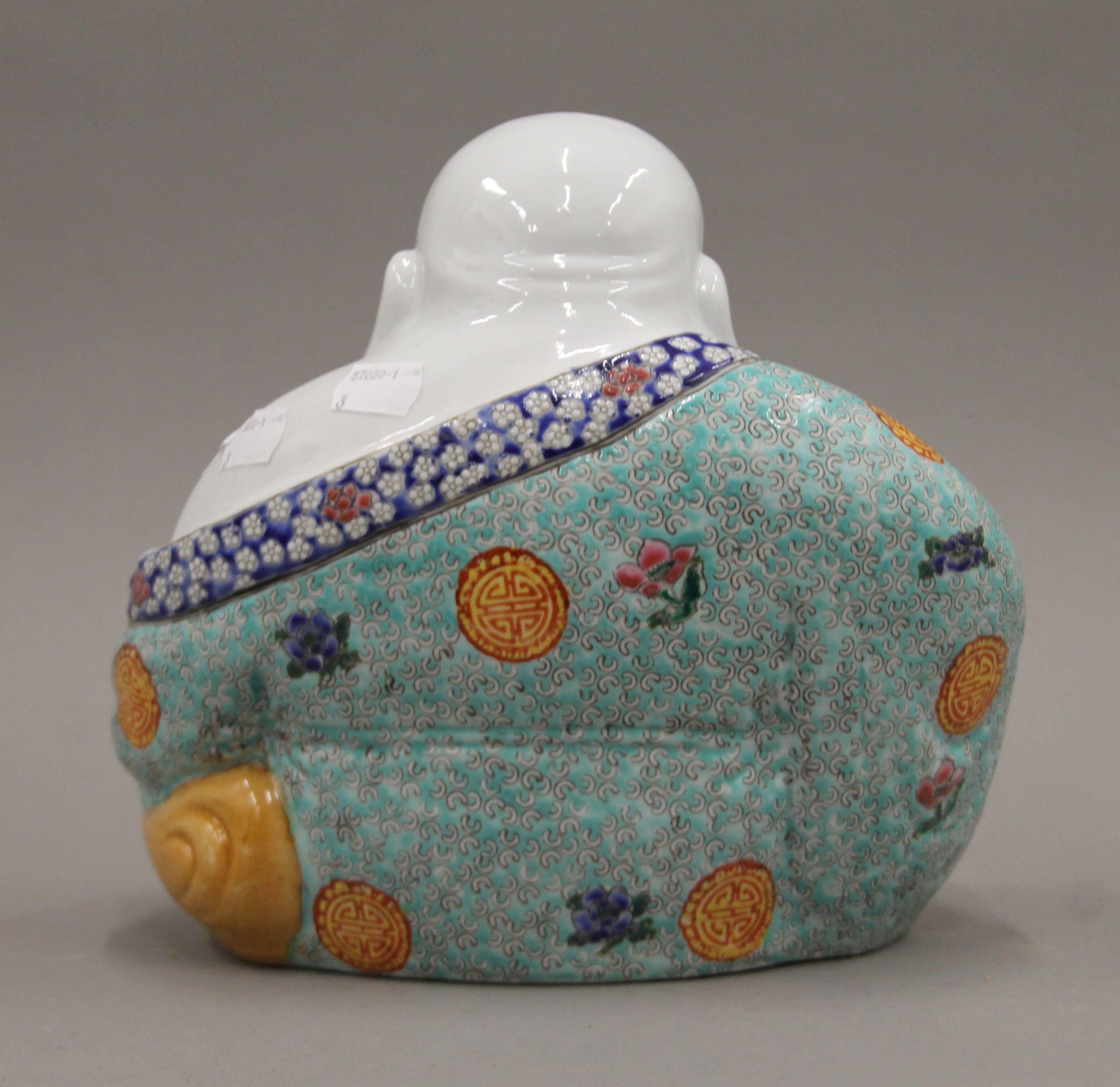 A Chinese porcelain model of Buddha. 21 cm high. - Image 4 of 5