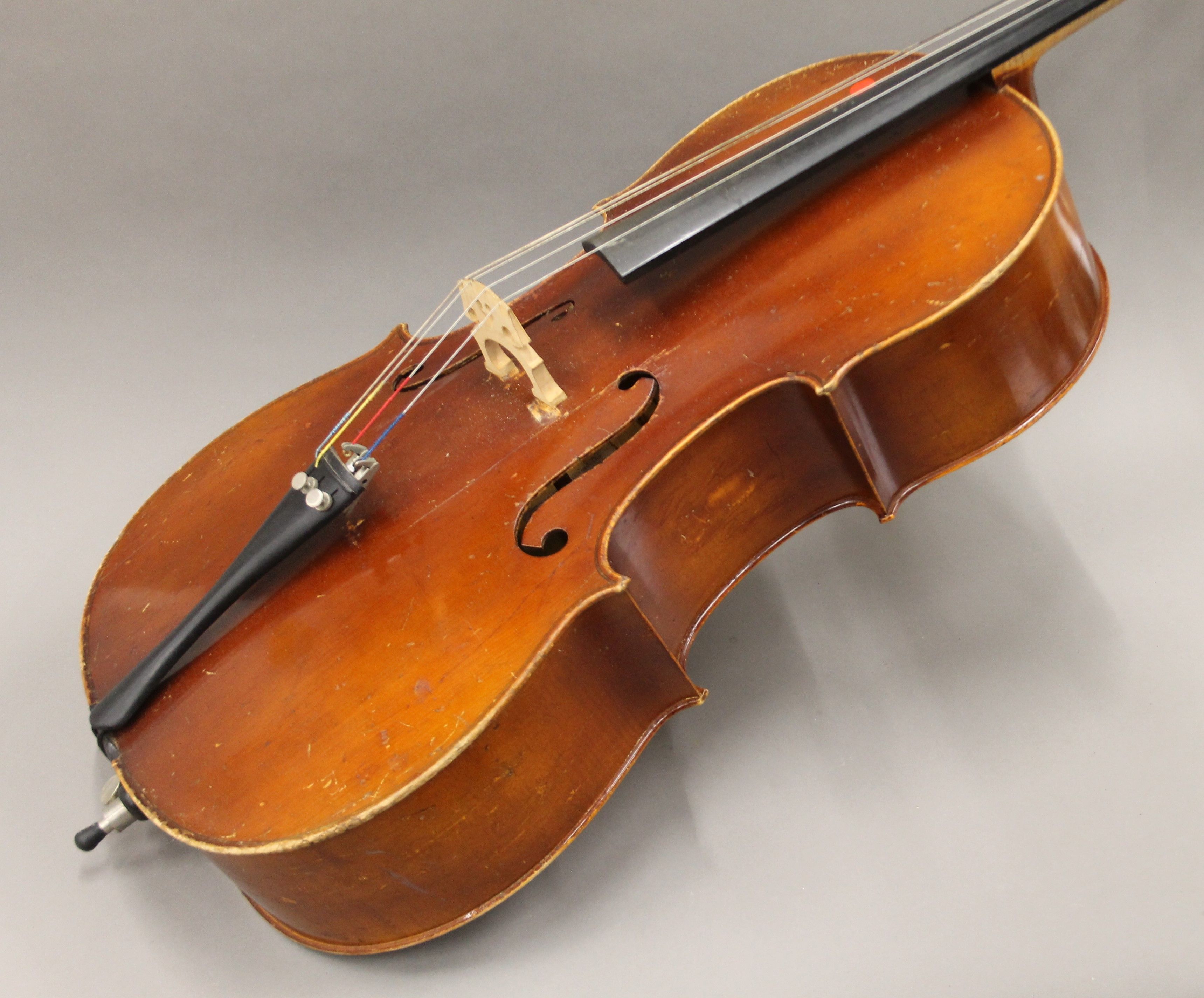 A cello. 130 cm high. - Image 2 of 7