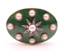A gold, pearl and green enamel brooch, cased. 2.5 cm x 1.75 cm. 7.9 grammes total weight.