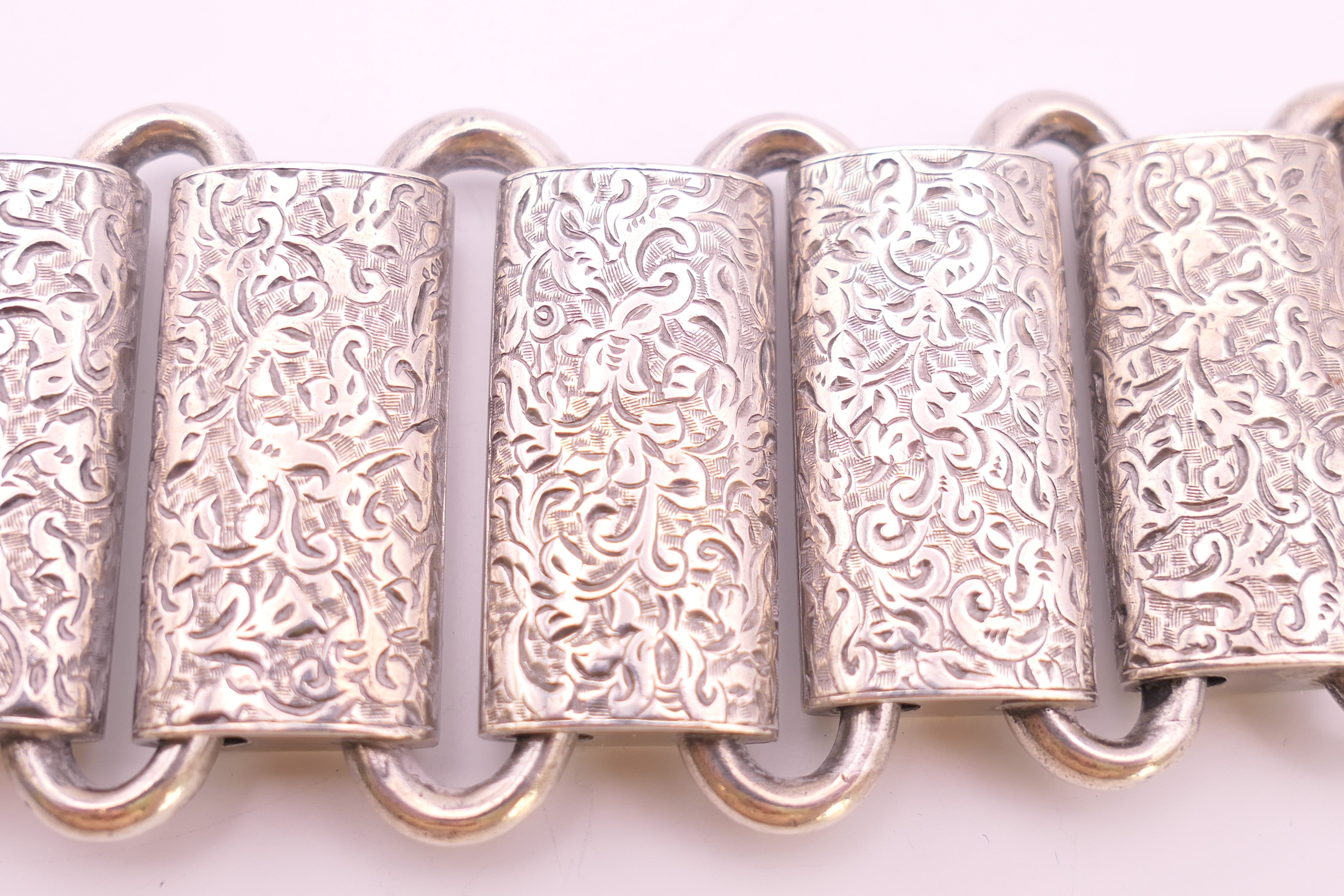 A large Victorian silver bracelet. 18.5 cm long. 72.9 grammes. - Image 3 of 4