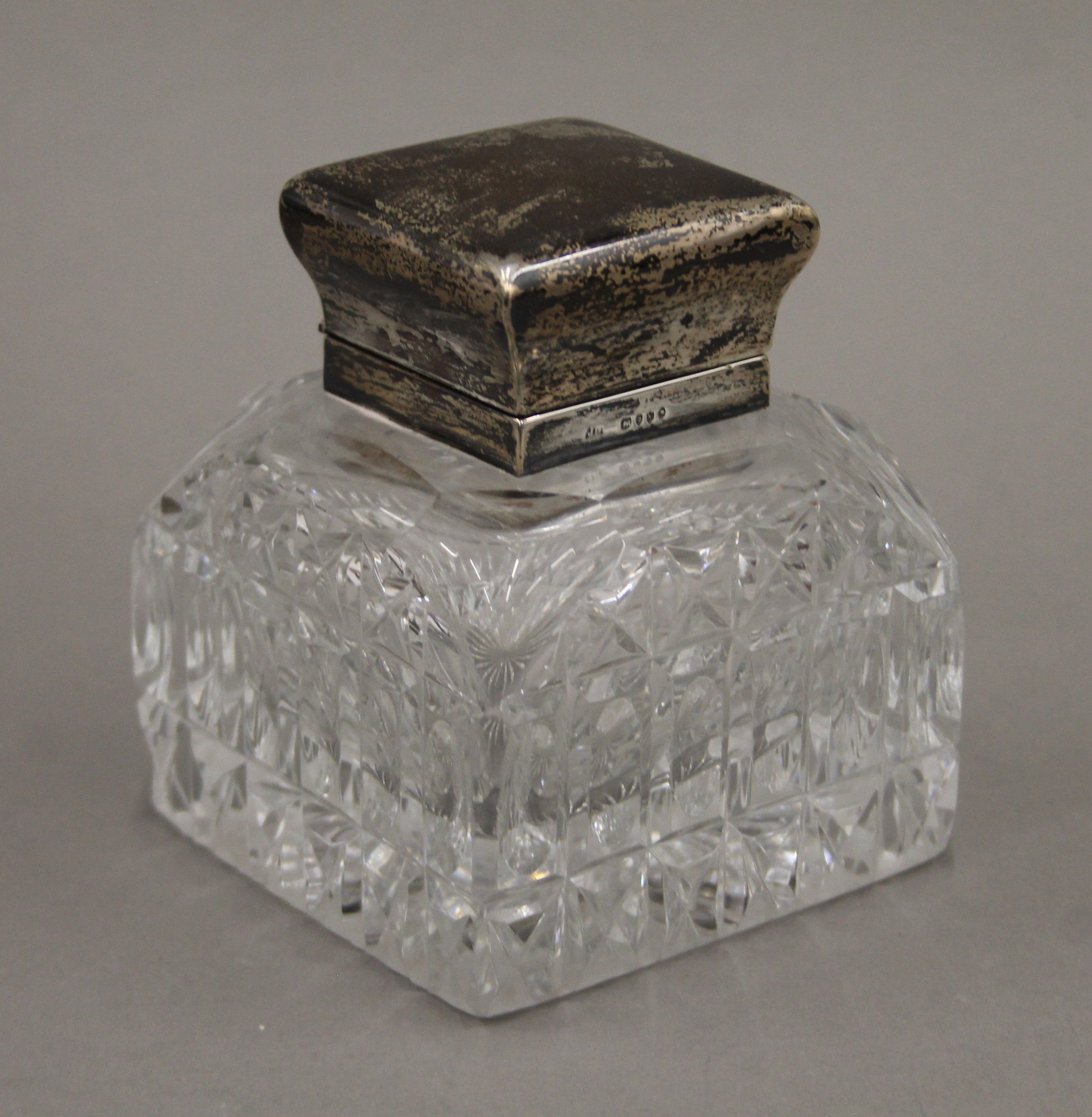 A silver mounted inkwell, hallmarked for 1887, makers mark John Brashier. 10.5 cm high. - Image 3 of 4