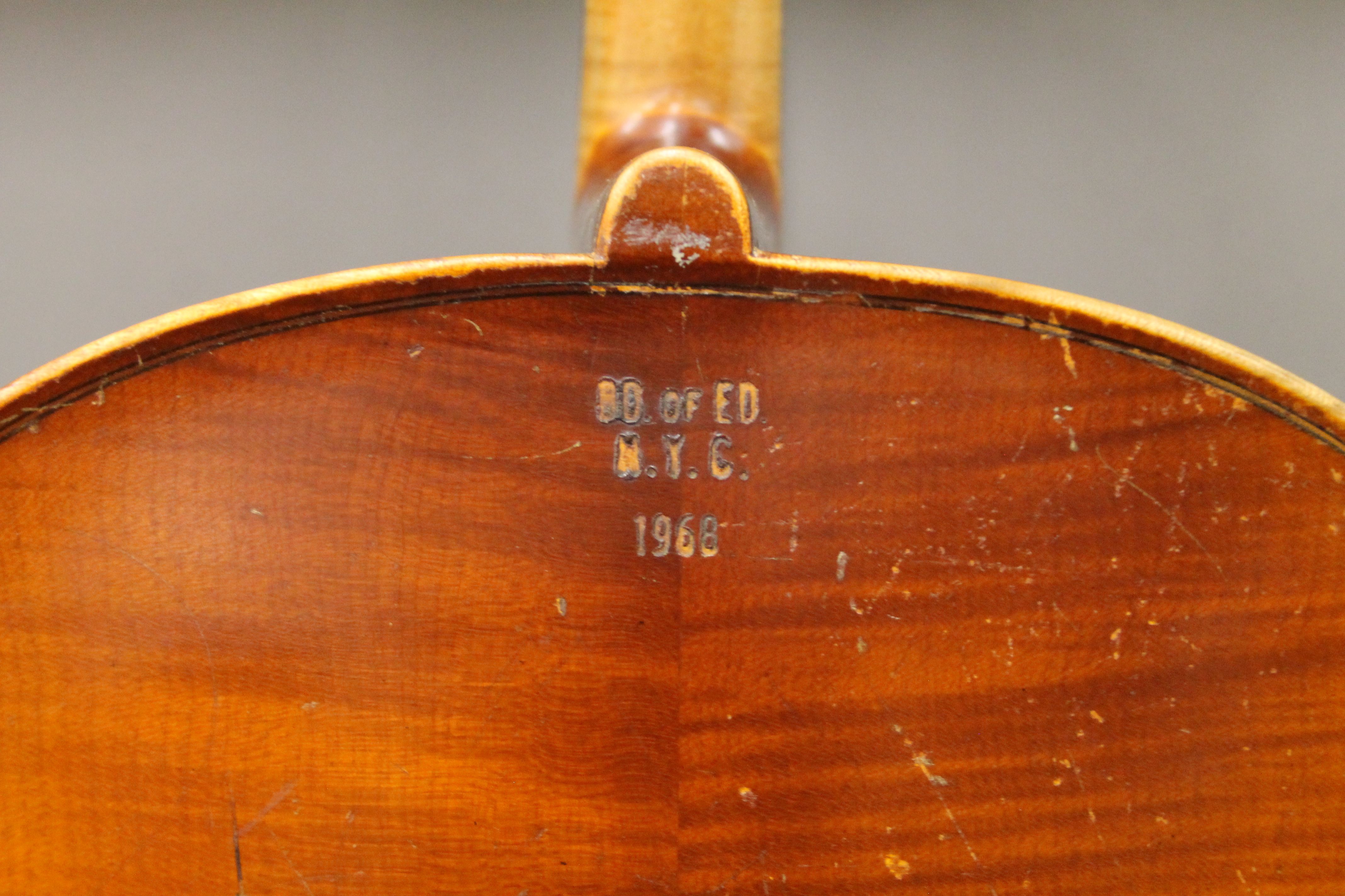 A cello. 130 cm high. - Image 6 of 7