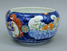An 18th century bowl decorated with the Imari pallet. 19 cm diameter.