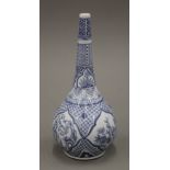 A Chinese blue and white porcelain vase. 21.5 cm high.