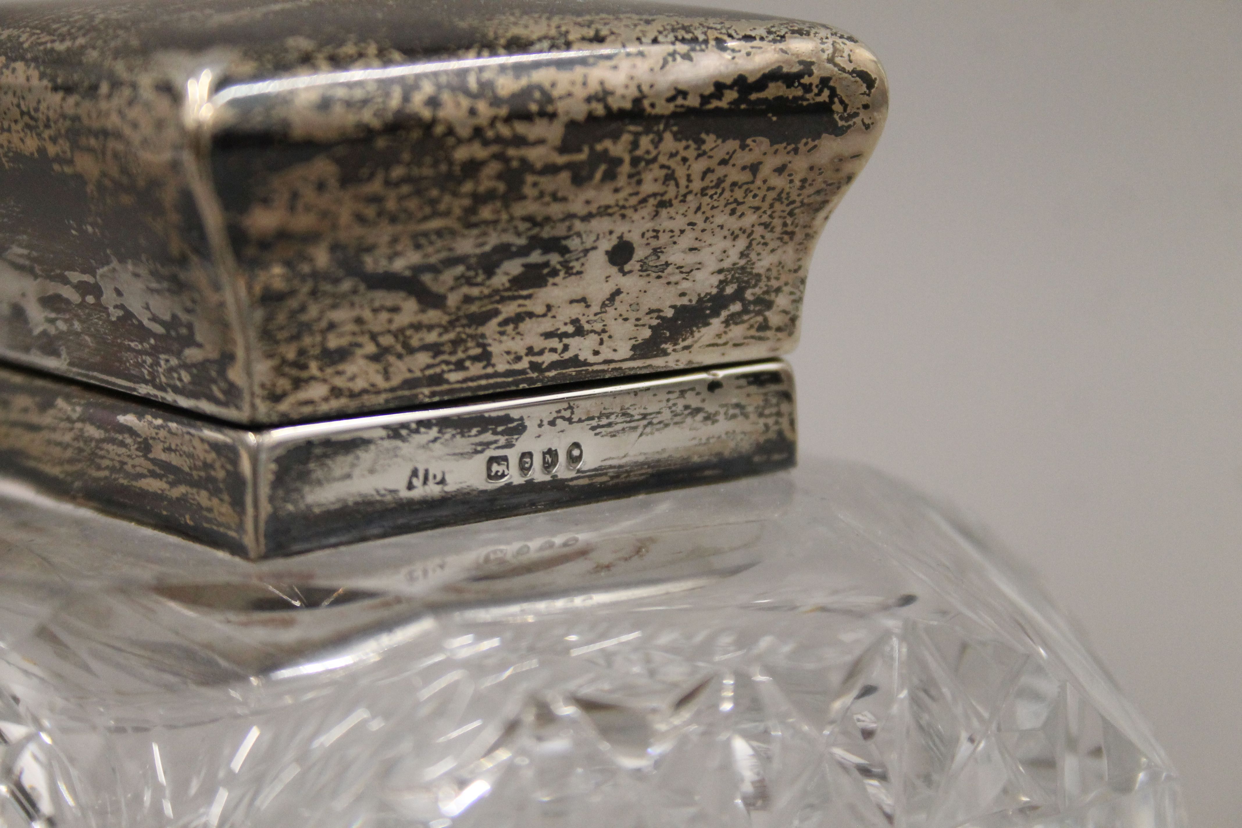 A silver mounted inkwell, hallmarked for 1887, makers mark John Brashier. 10.5 cm high. - Image 4 of 4