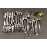 A large quantity of silver flatware. 1777.8 grammes.