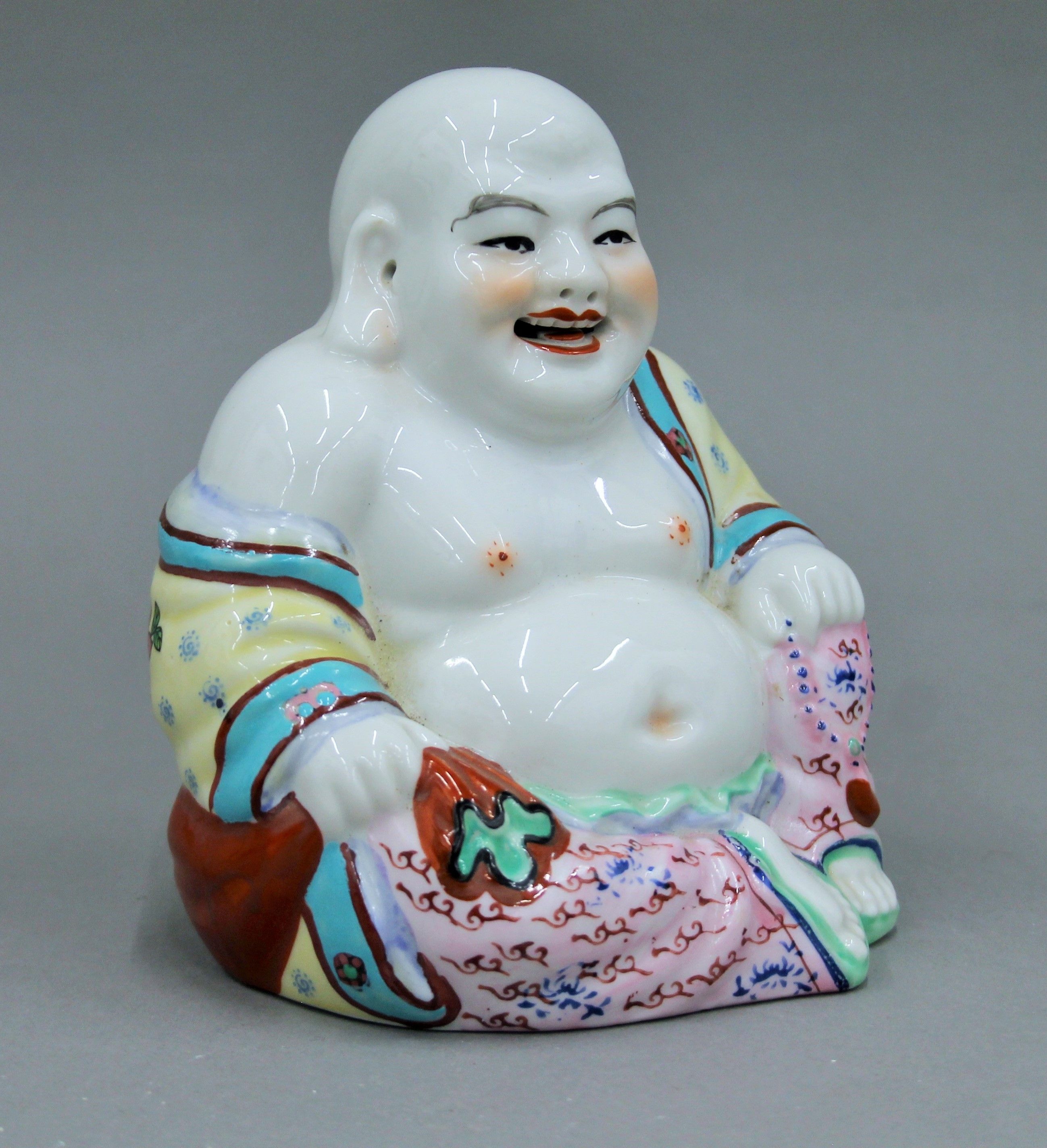 Two Chinese porcelain models of Buddha. The largest 24 cm high. - Image 8 of 9