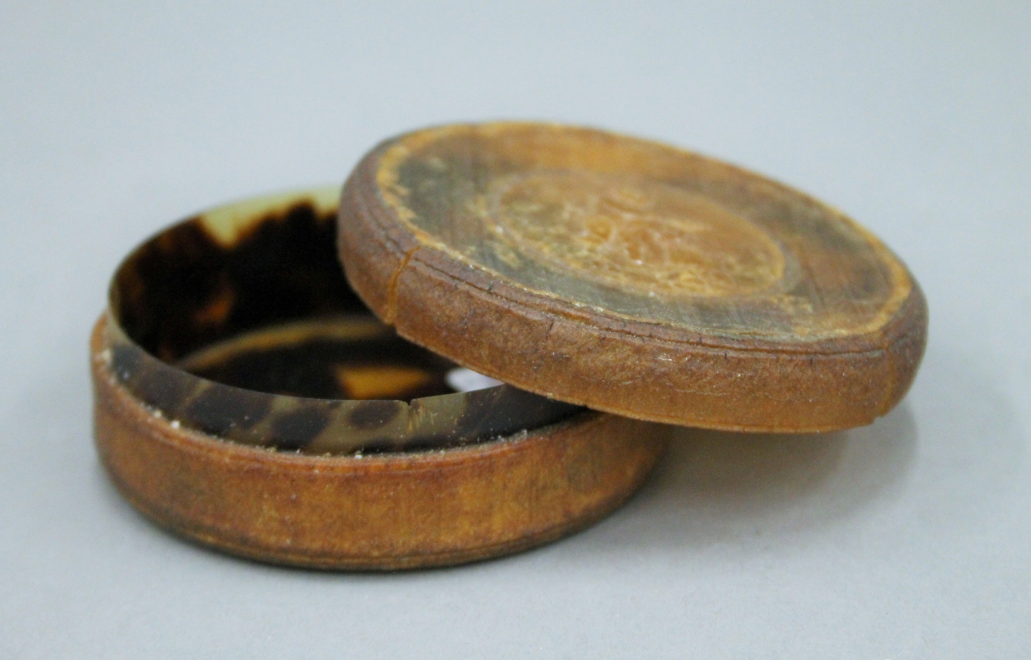 Two snuff boxes and a mauchline ware needle case. - Image 8 of 8