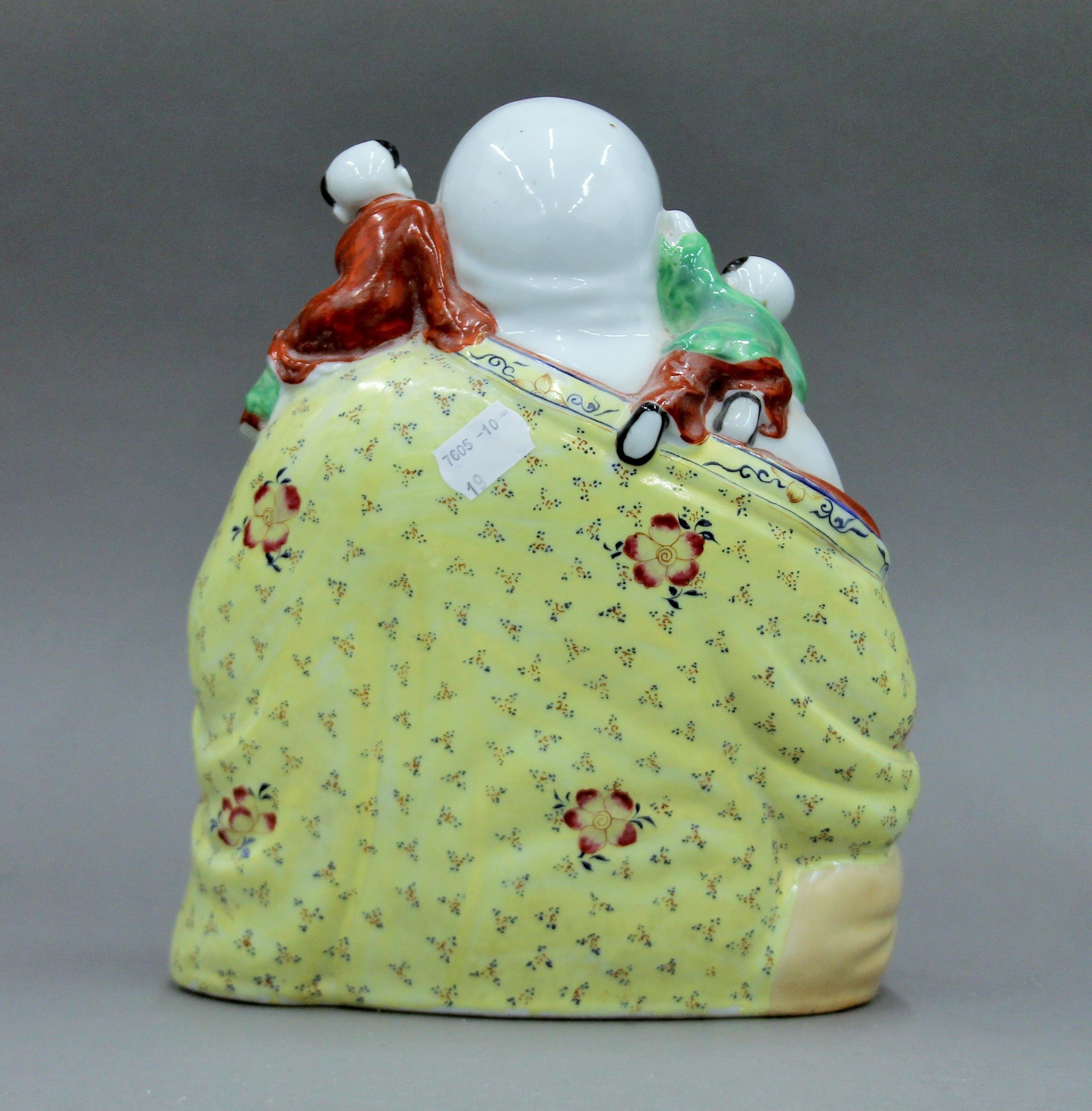 Two Chinese porcelain models of Buddha. The largest 24 cm high. - Image 5 of 9