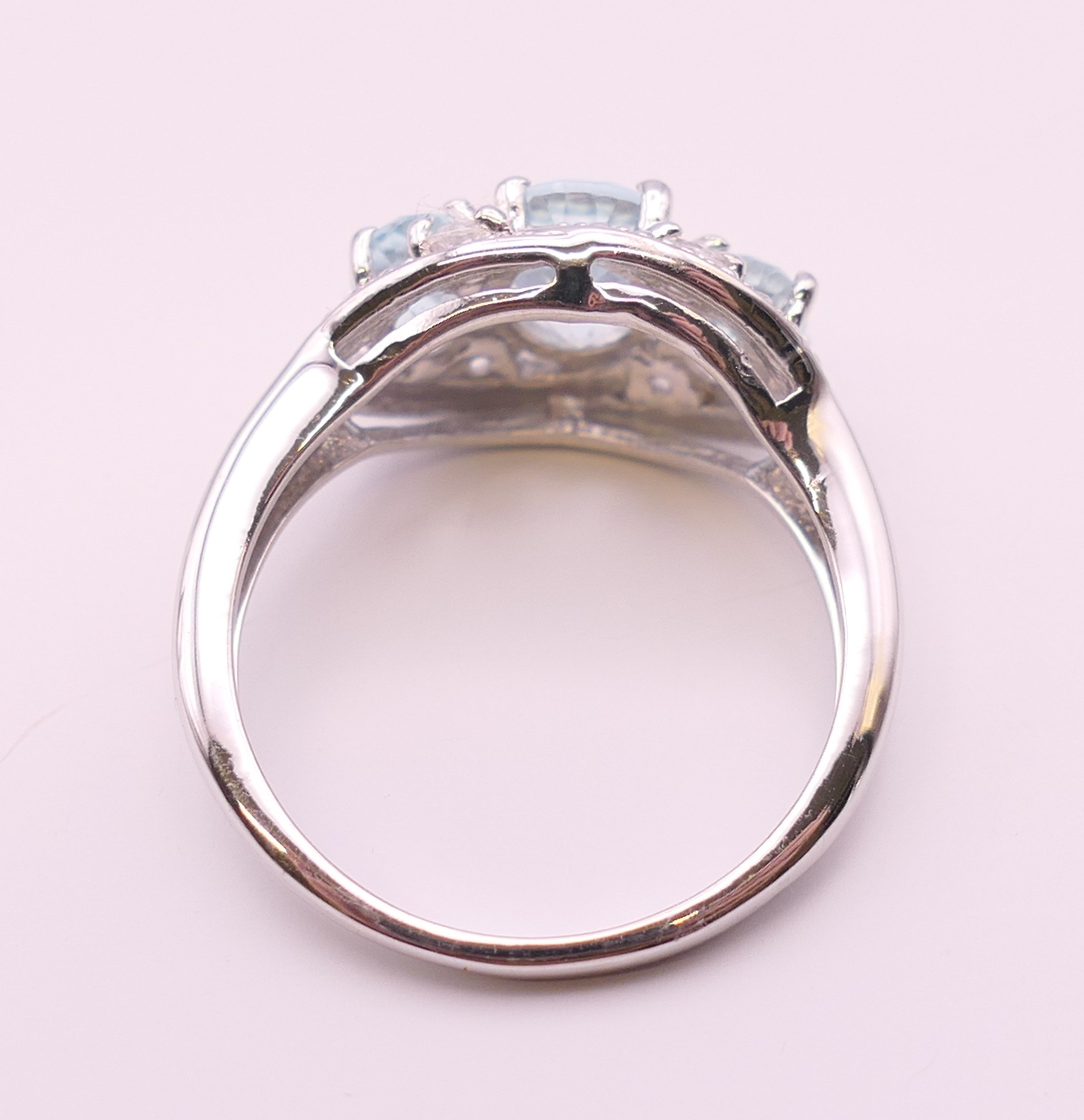 A silver dress ring. Ring size P. - Image 4 of 5