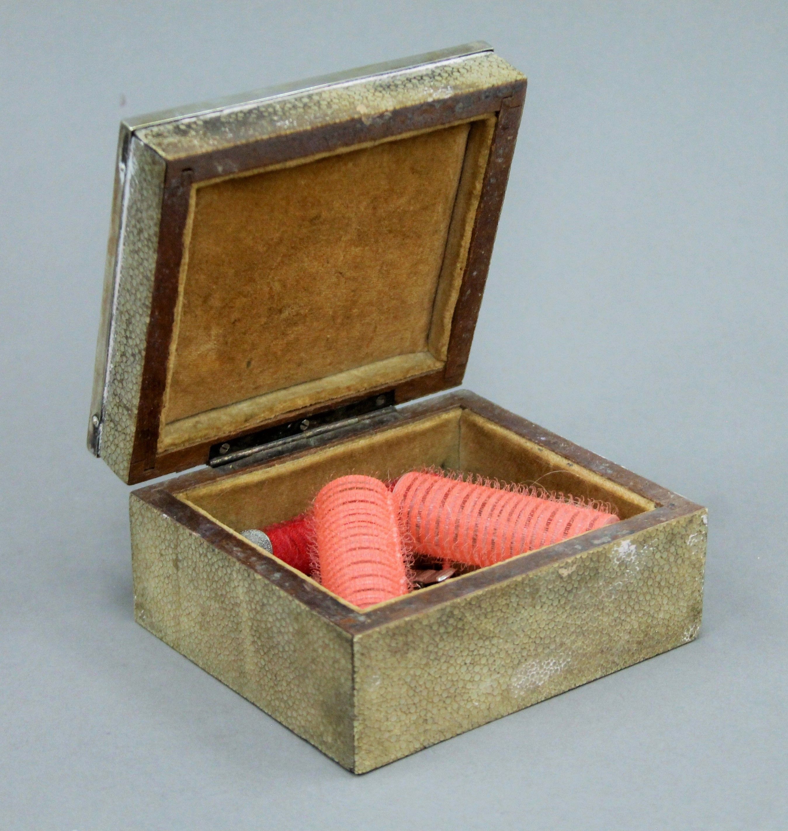 A silver and shagreen dressing table set. - Image 6 of 6