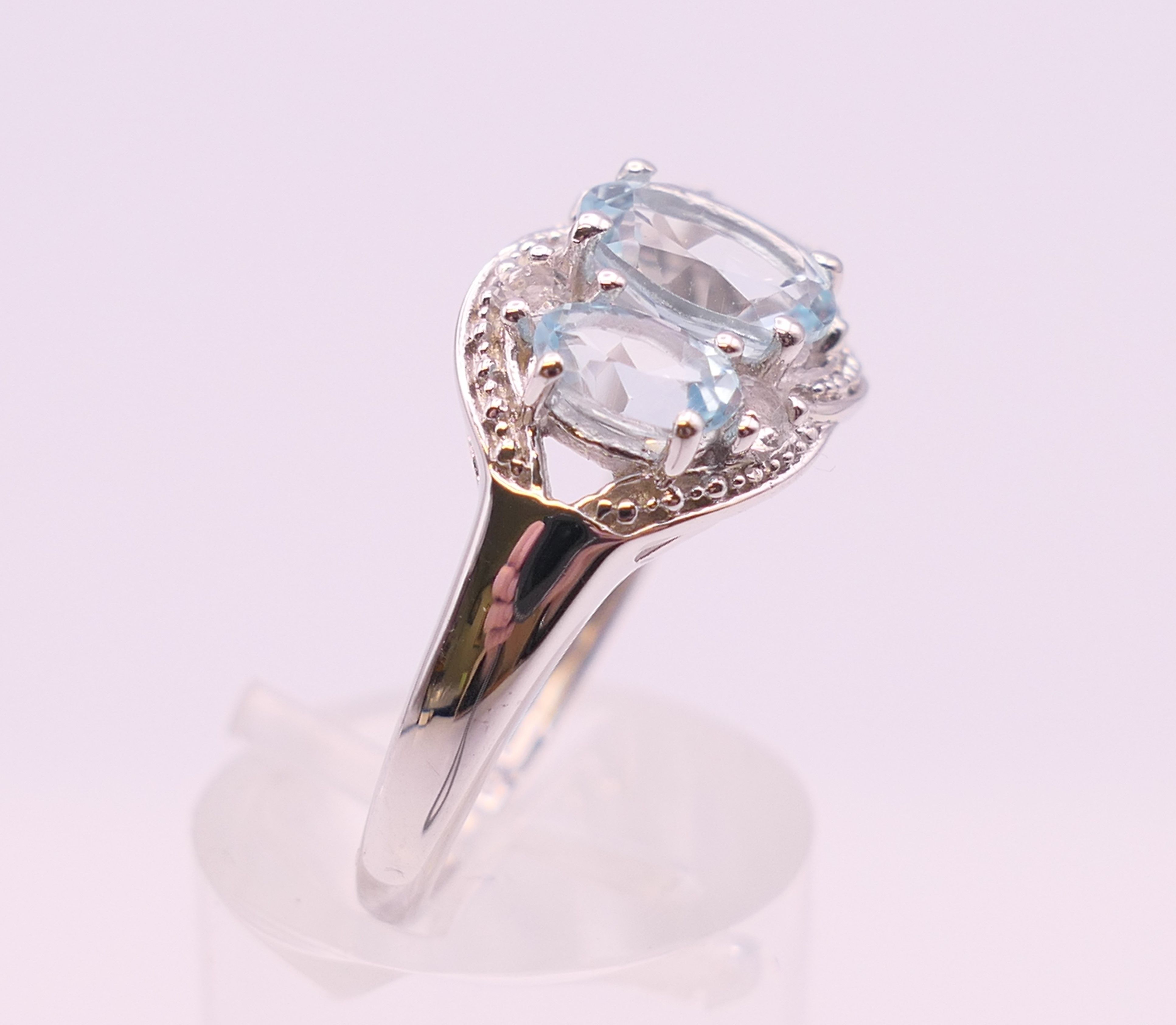 A silver dress ring. Ring size P. - Image 3 of 5