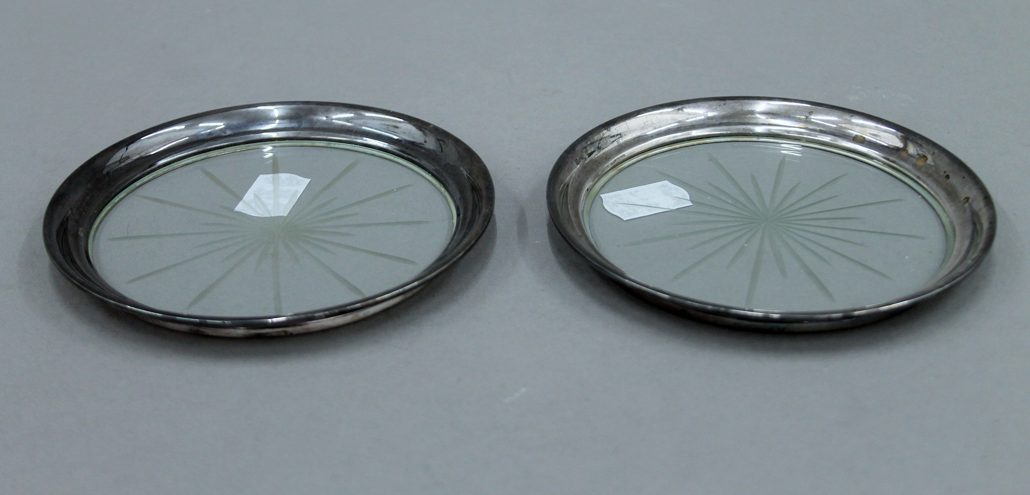 A pair of silver bon bon dishes, hallmarked for Birmingham 1899 and a pair of bottle coasters. - Image 4 of 5