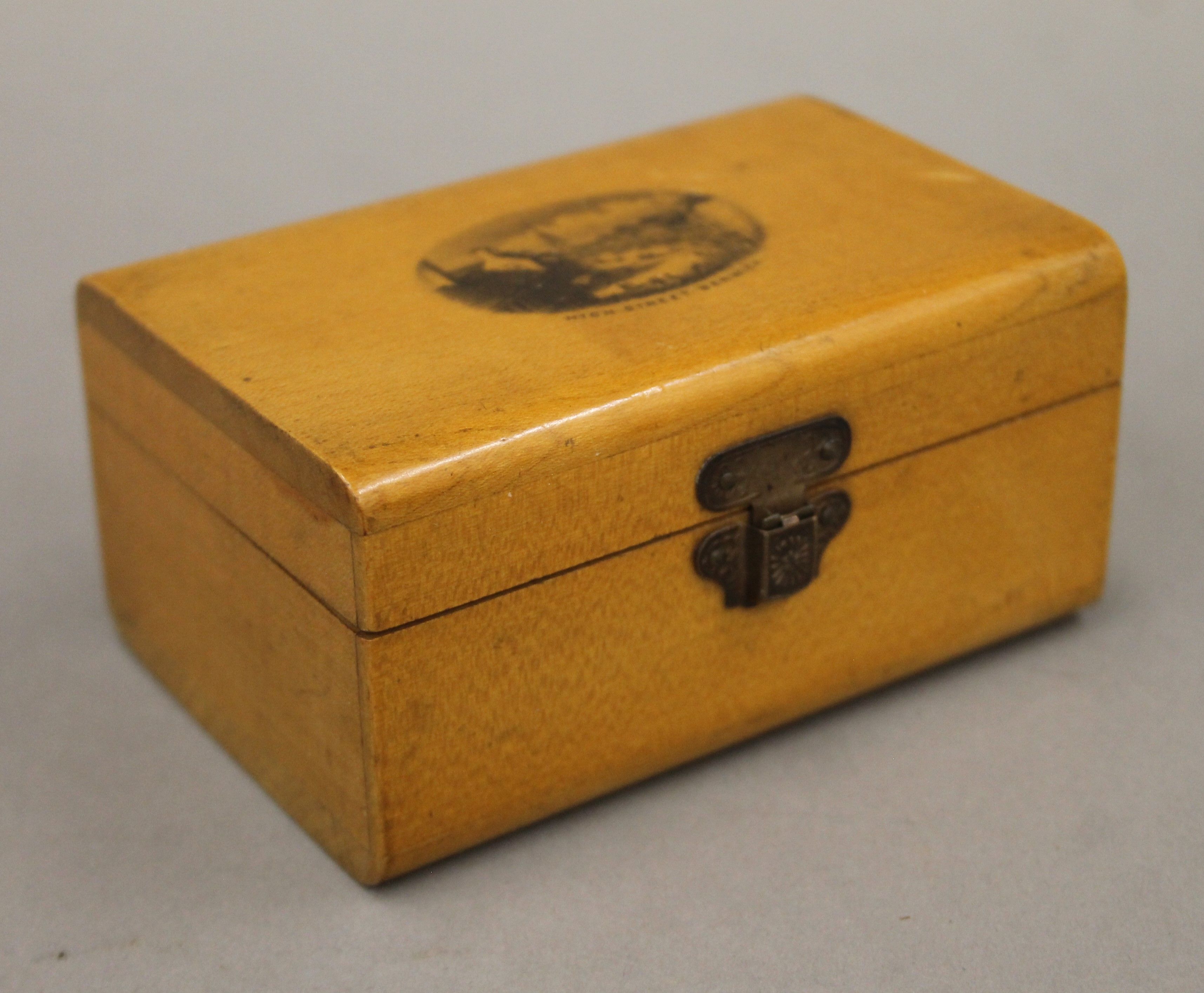 A collection of treen, including a lignum vitae wooden bowl, etc. - Image 2 of 9