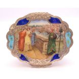 A Continental 800 silver and enamel compact. 9.5 cm wide. 112.4 grammes total weight.