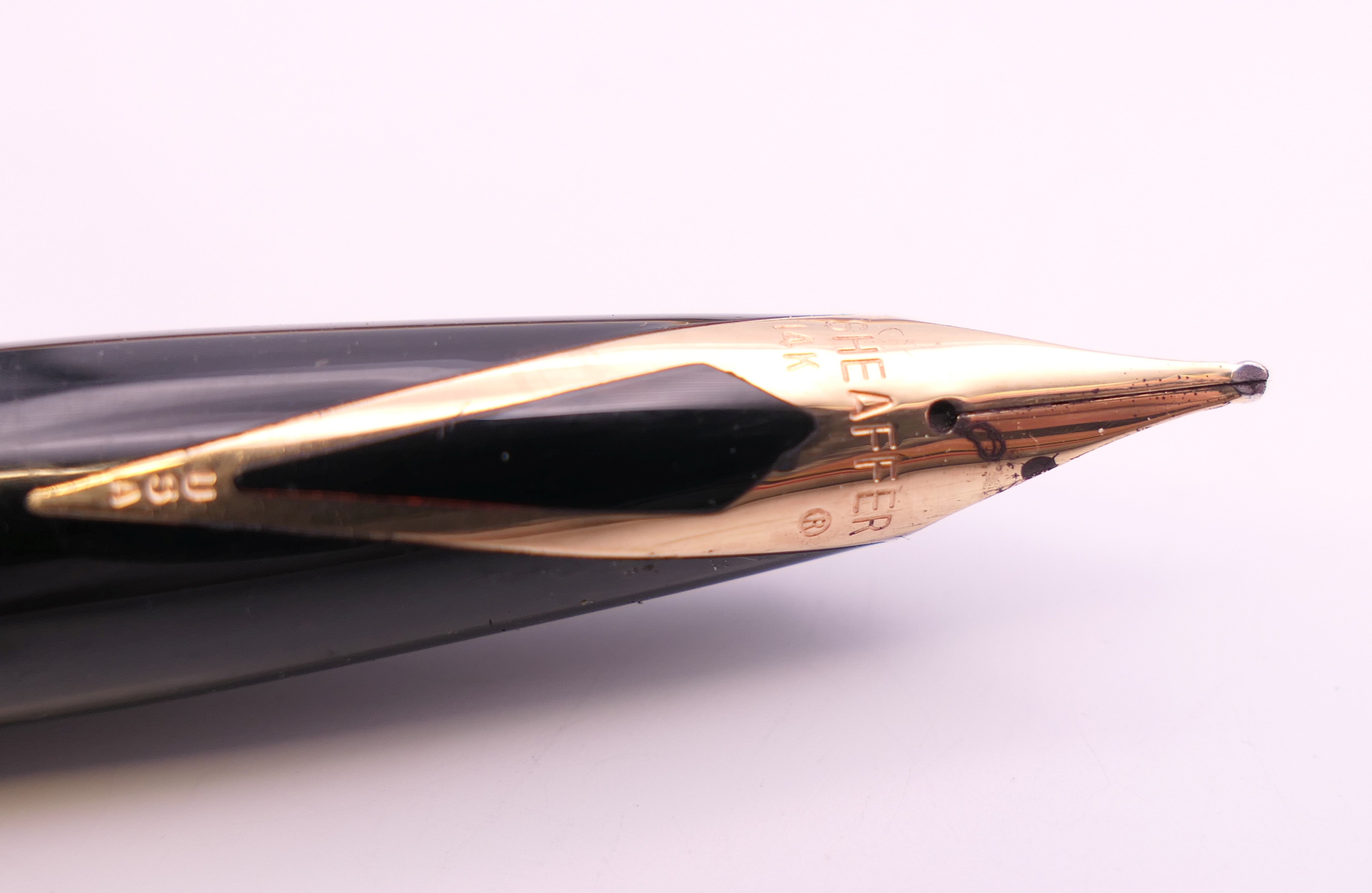 A Sheaffer fountain pen with 14 K gold nib and a Shaeffer ballpoint pen. - Image 4 of 9