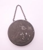A German WWI photograph pendant. 4.5 cm diameter.