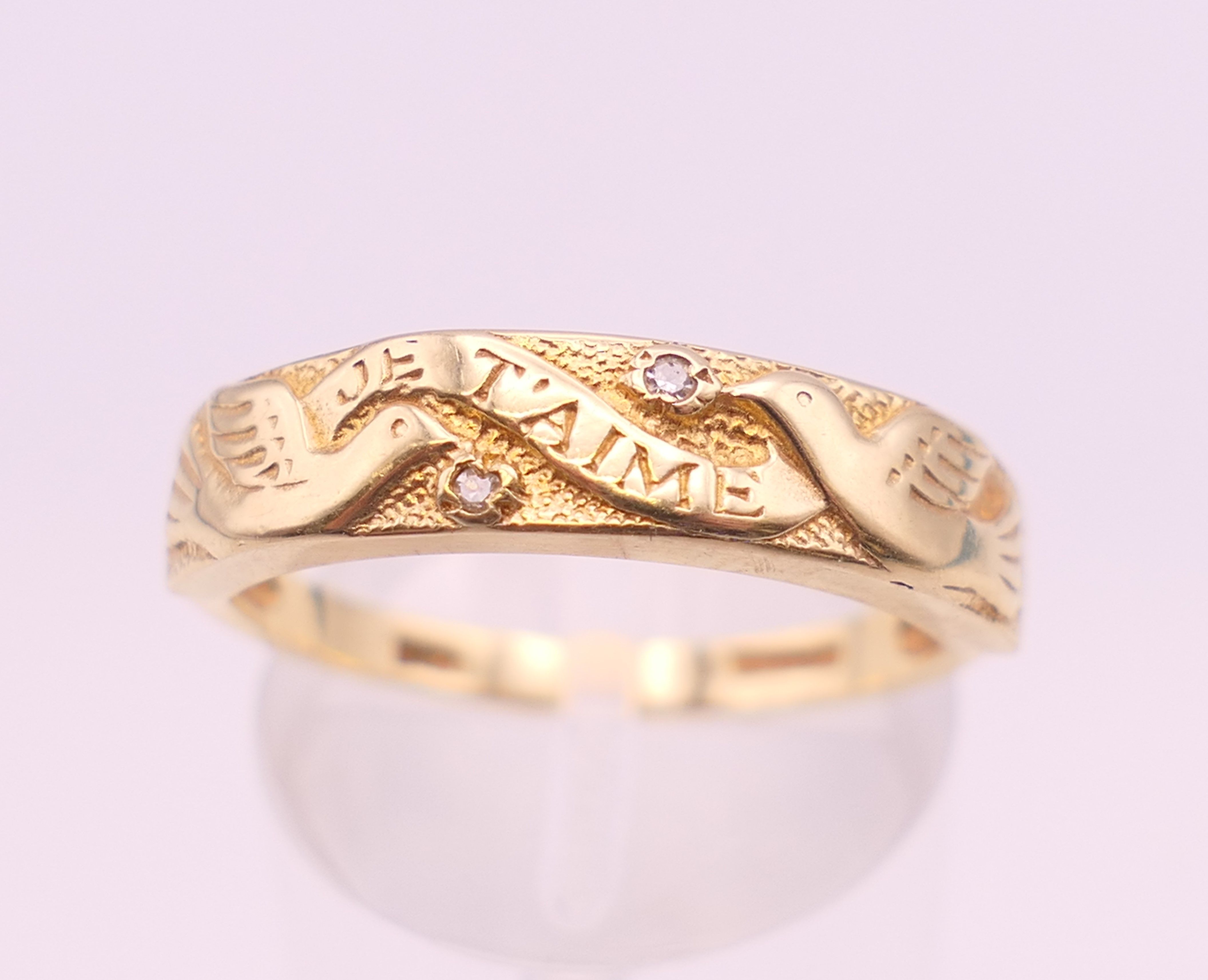 A 9 ct gold ring. Ring size Q/R. 3.8 grammes total weight. - Image 2 of 6