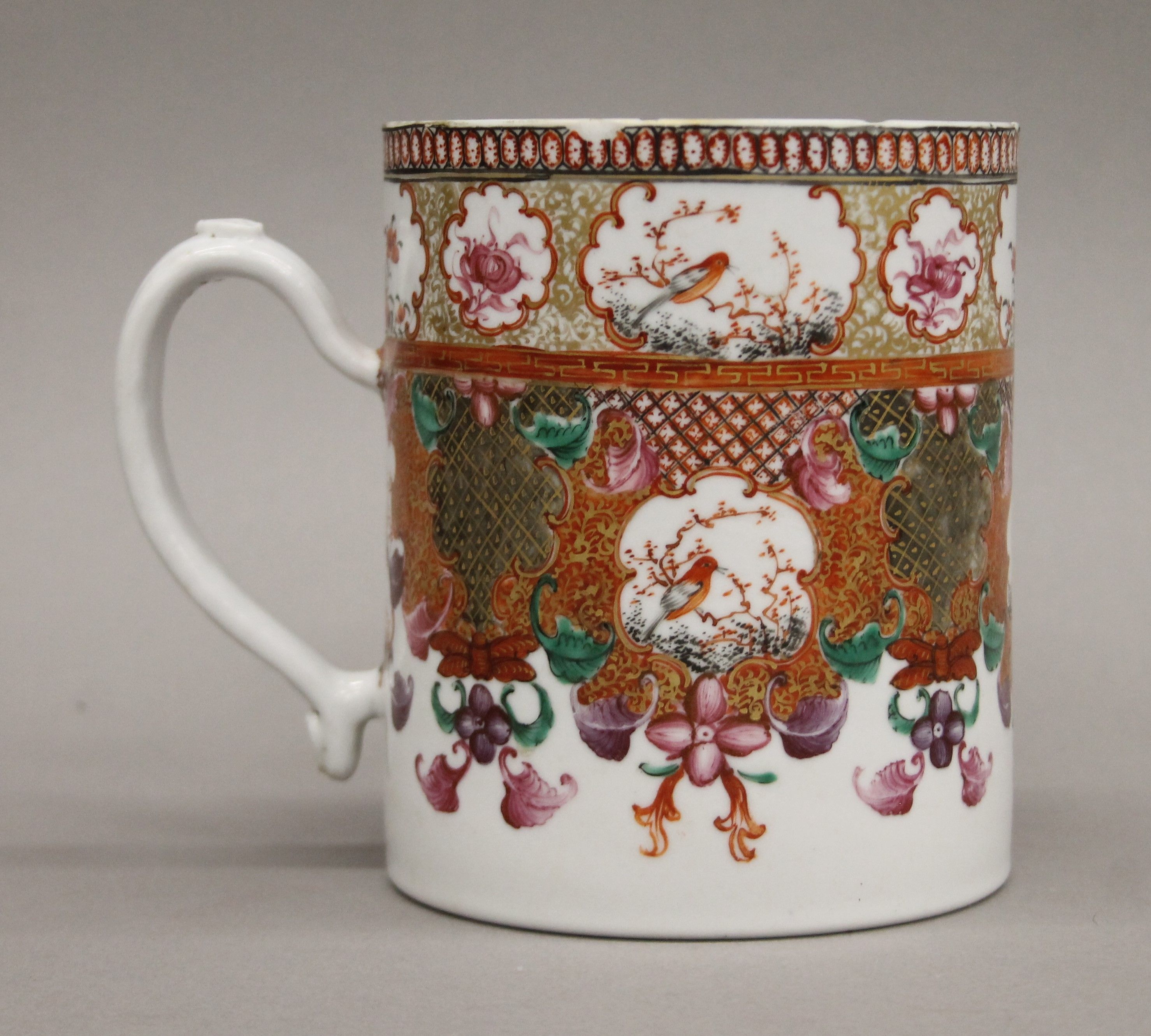 An 18th century Chinese Export tankard. 13 cm high. - Image 2 of 5