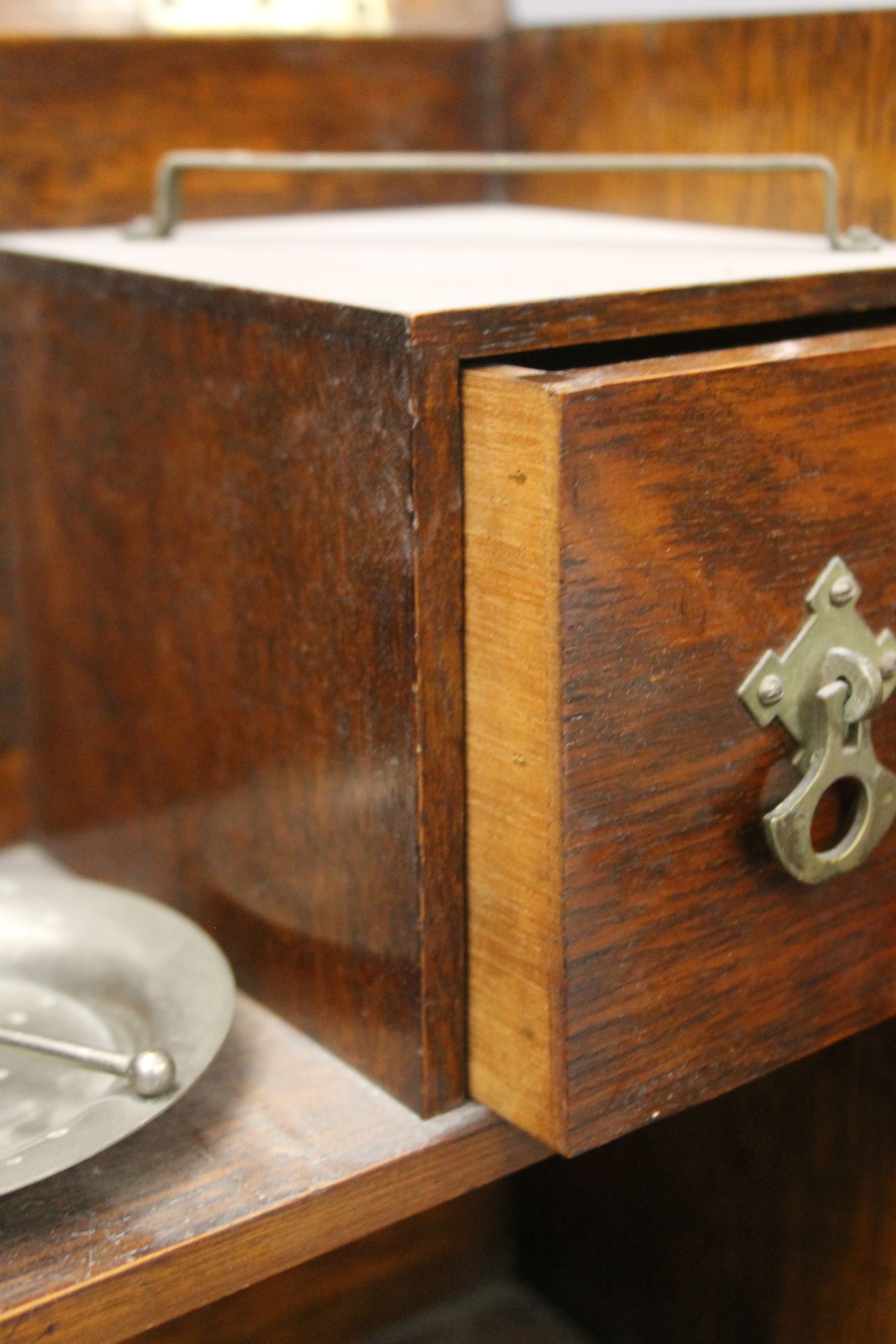 An early 20th century oak smoker's cabinet. 37 cm wide. - Image 5 of 7