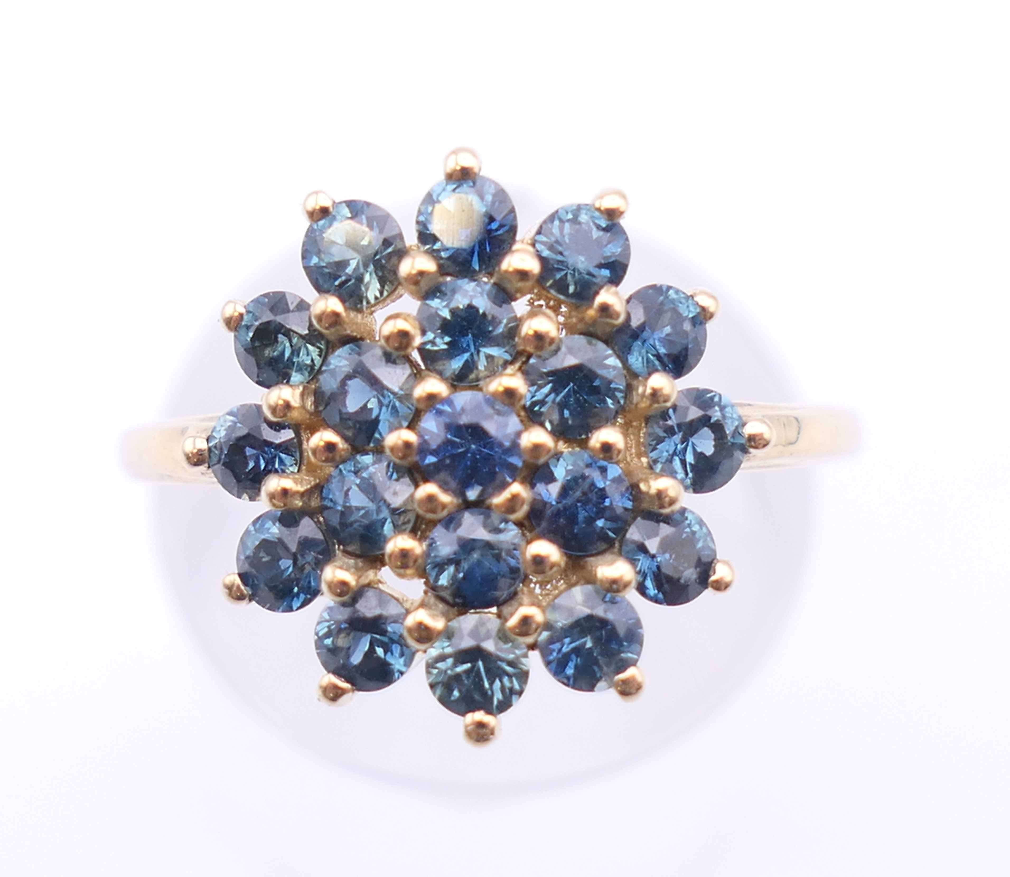 A 9 ct gold Gemporia ring. Ring size N/O. 2.5 grammes total weight.